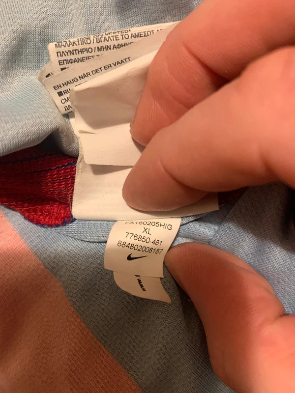 Neymar JR FC Barcelona 2016-17 home football shirt (XL)