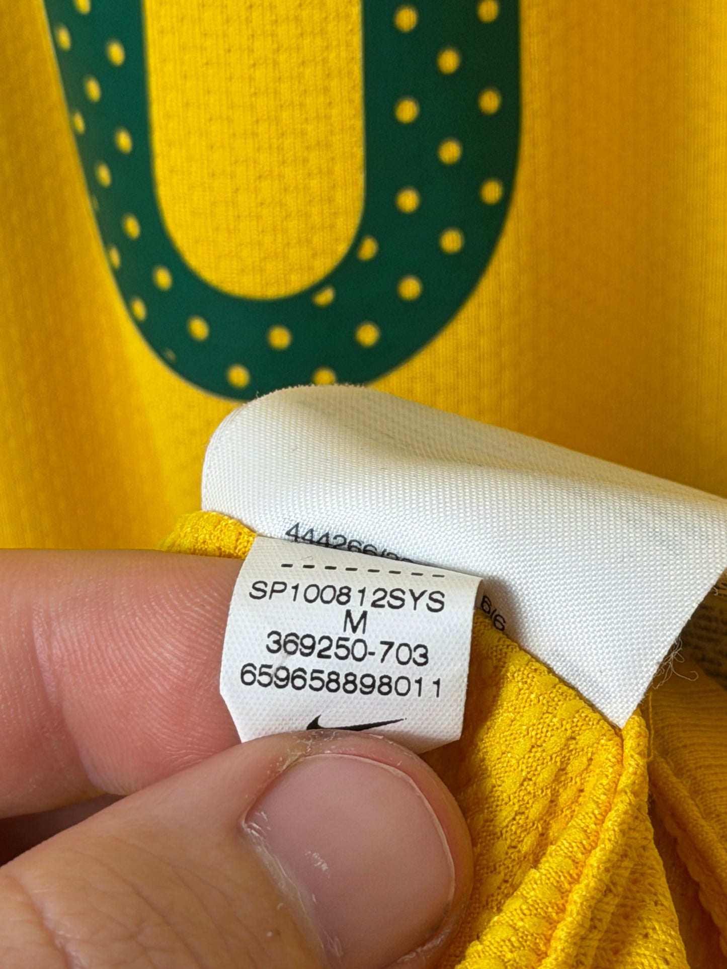 Kaka Brazil 2010 World Cup home football shirt (M)