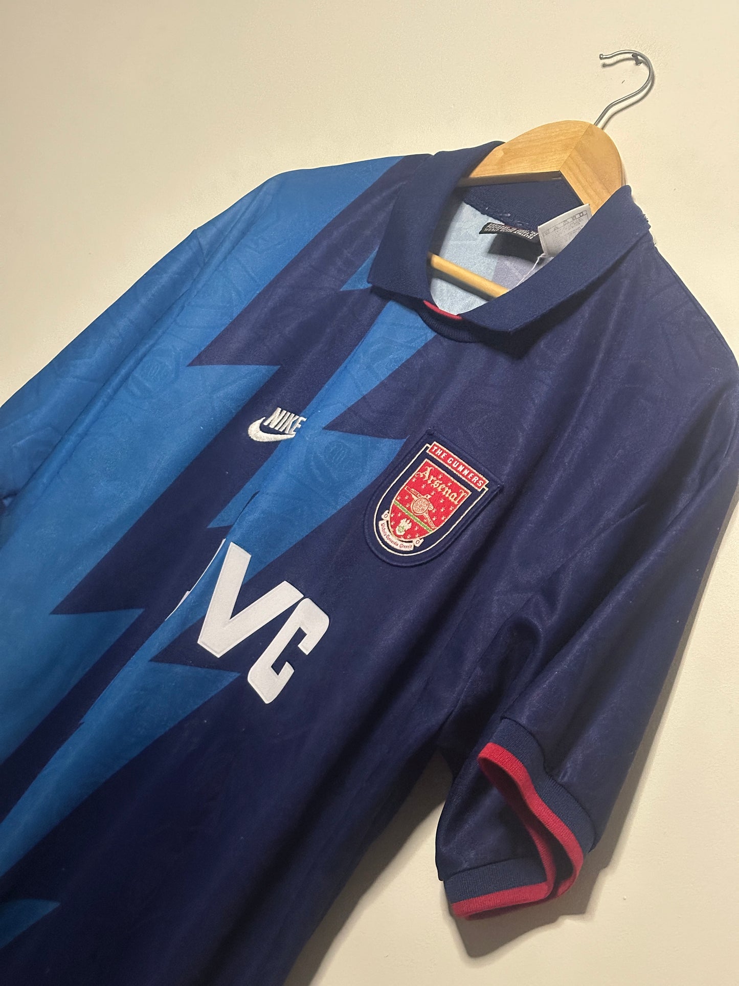 Dennis Bergkamp Arsenal FC 1994-96 away football shirt (XL)