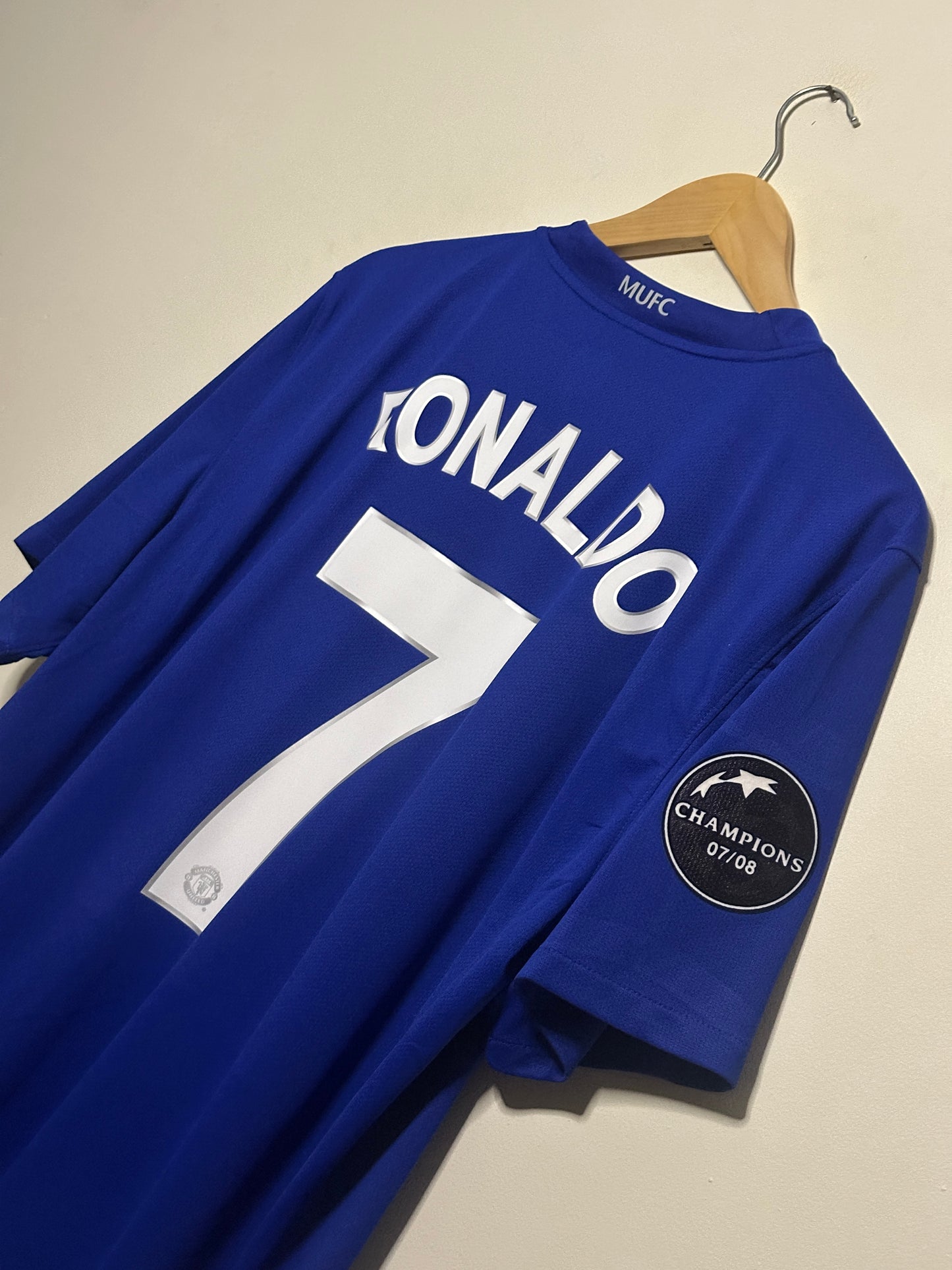 Cristiano Ronaldo 2008-09 third football shirt (XL)