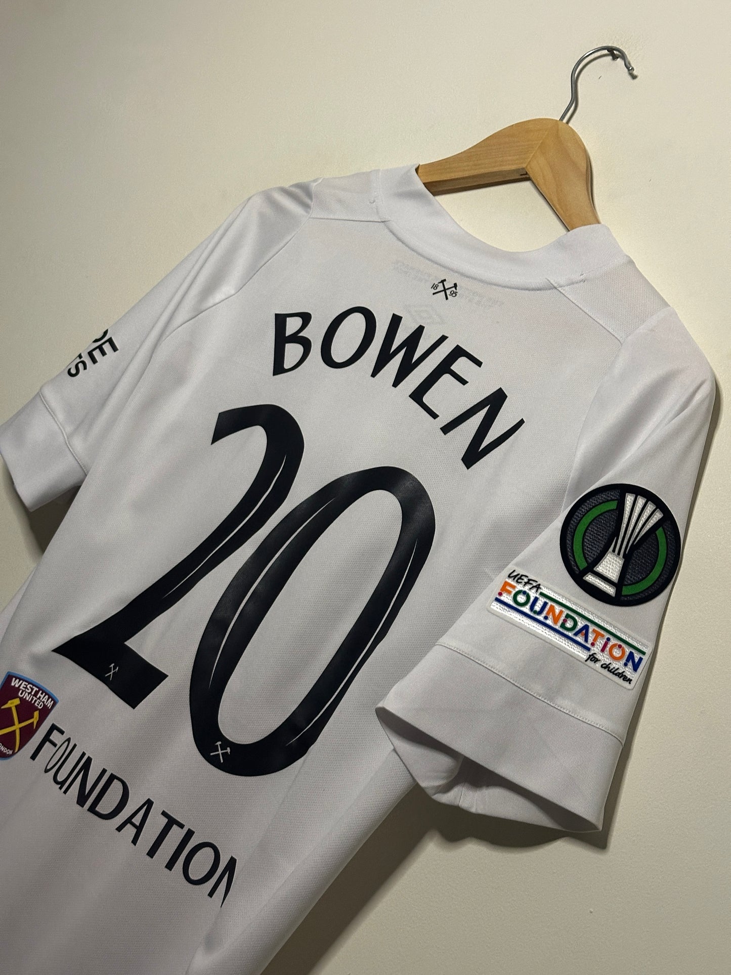 Jarrod Bowen West Ham United 2022-23 final edition third football shirt (L)
