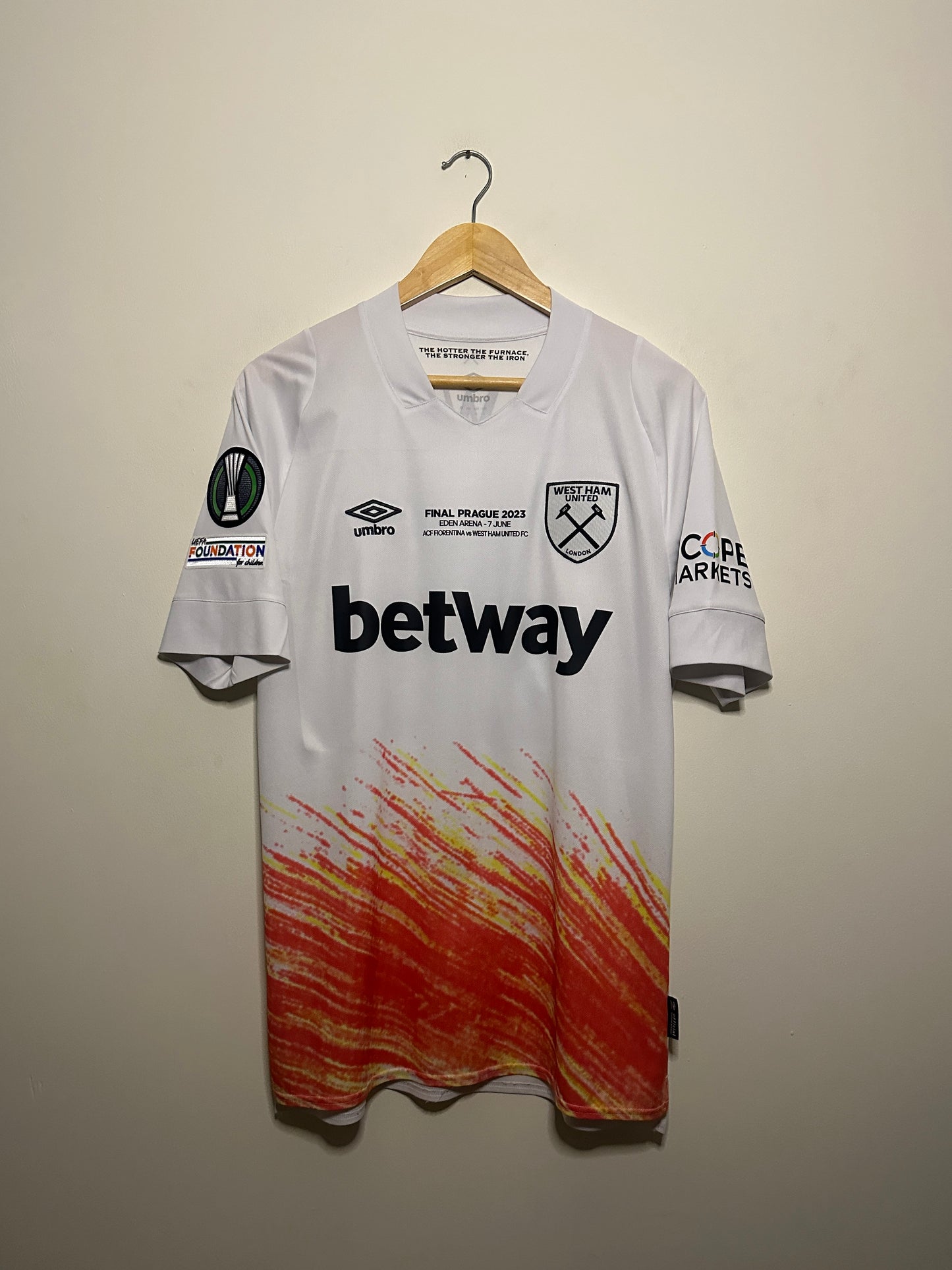 Jarrod Bowen West Ham United 2022-23 final edition third football shirt (L)
