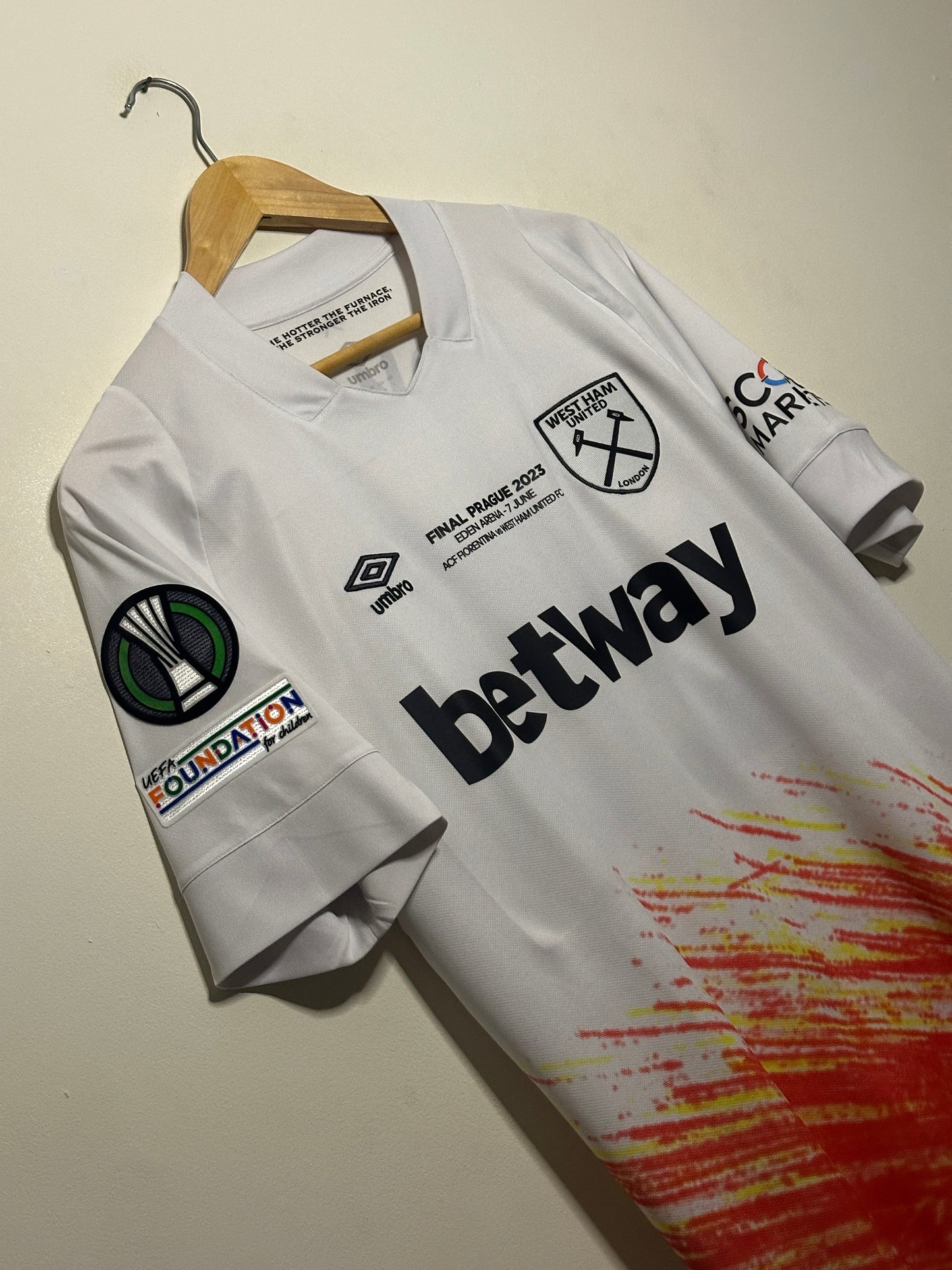 Jarrod Bowen West Ham United 2022-23 final edition third football shirt (L)