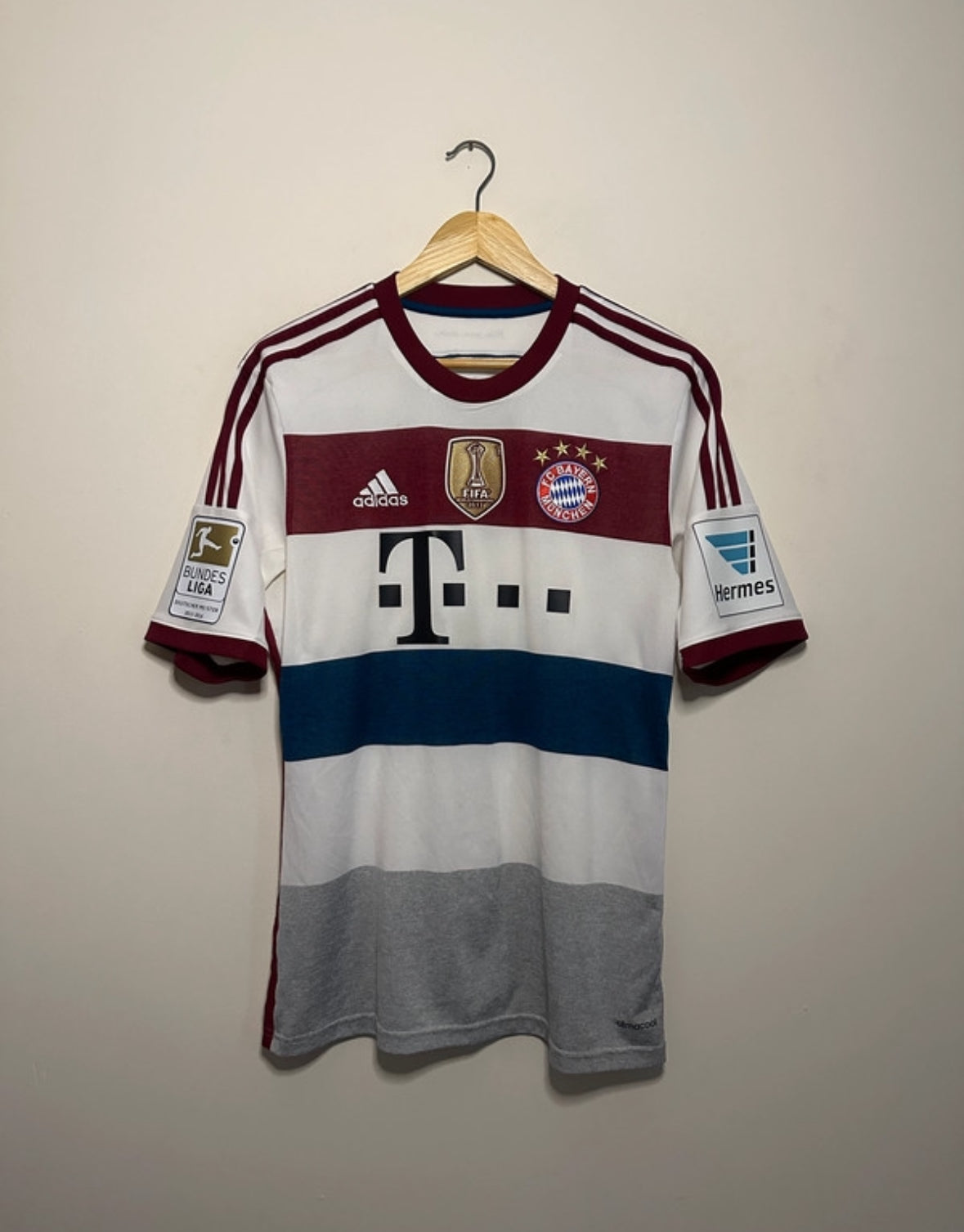 Arjen Robben FC Bayern Munich 2014-15 away football shirt (M)