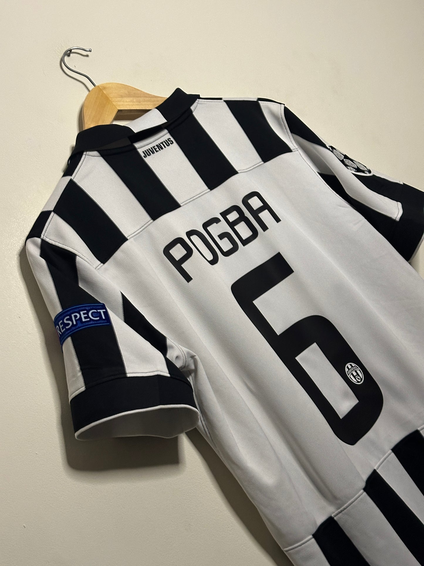 Paul Pogba Juventus FC 2014-15 home football shirt (M)