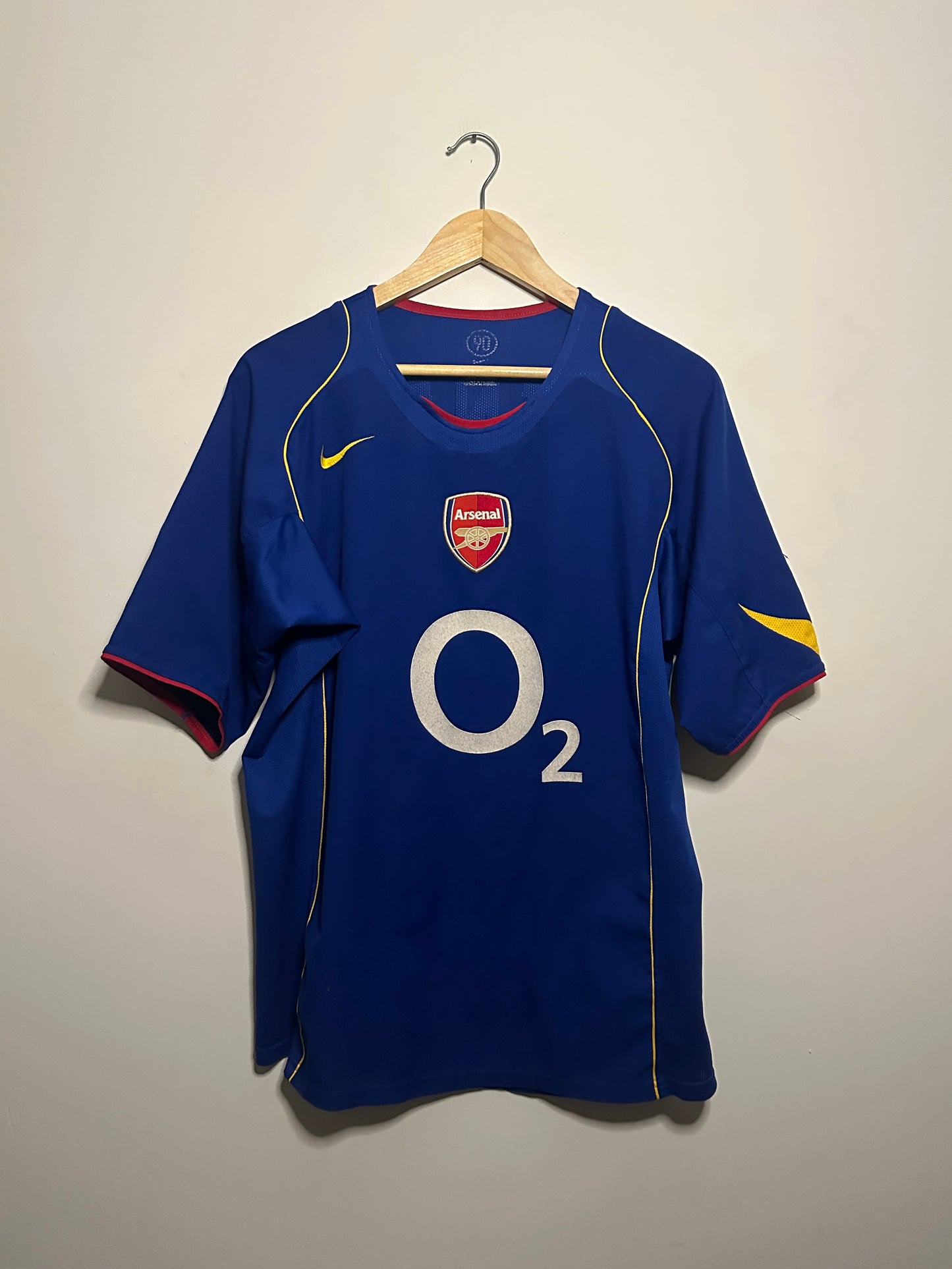 Thierry Henry Arsenal FC 2004-05 away football shirt (M)
