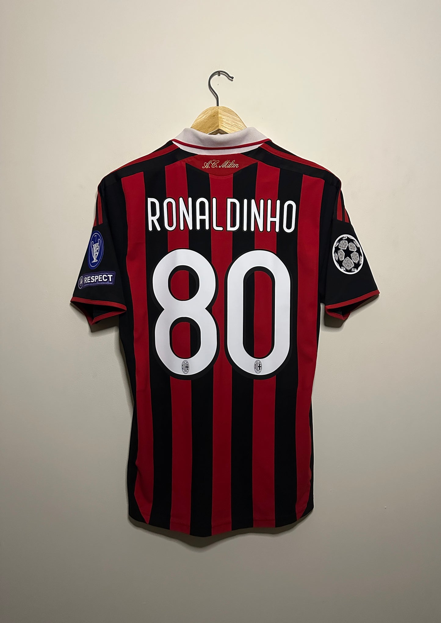 Ronaldinho AC Milan 2009-10 home football shirt (S)