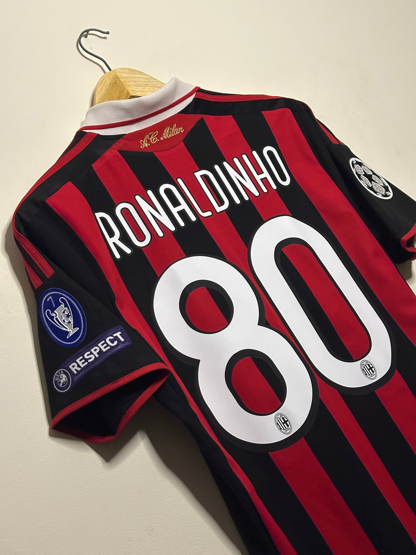 Ronaldinho AC Milan 2009-10 home football shirt (S)
