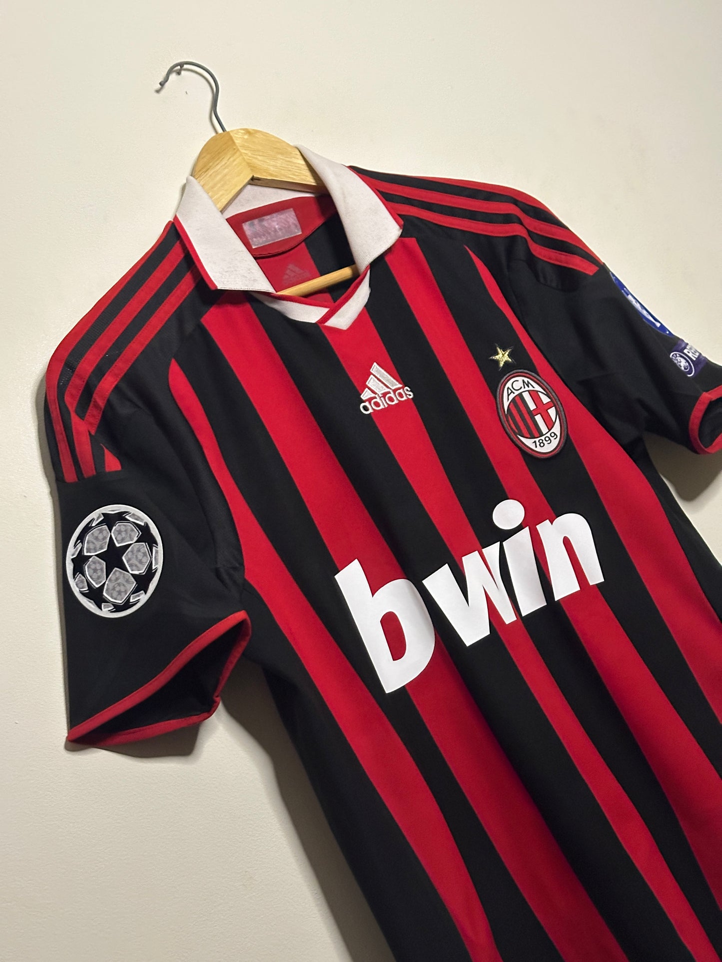 Ronaldinho AC Milan 2009-10 home football shirt (S)