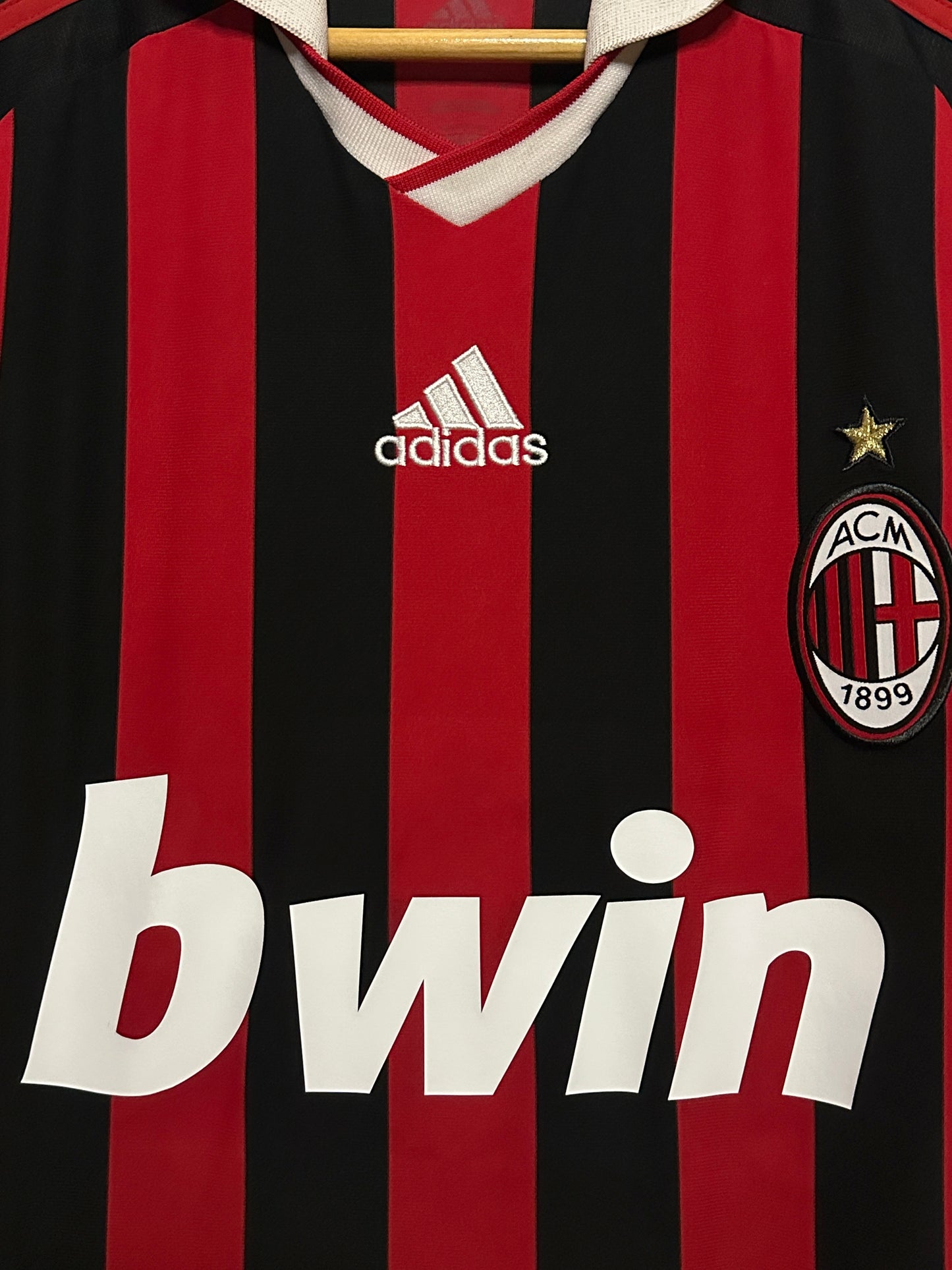 Ronaldinho AC Milan 2009-10 home football shirt (S)