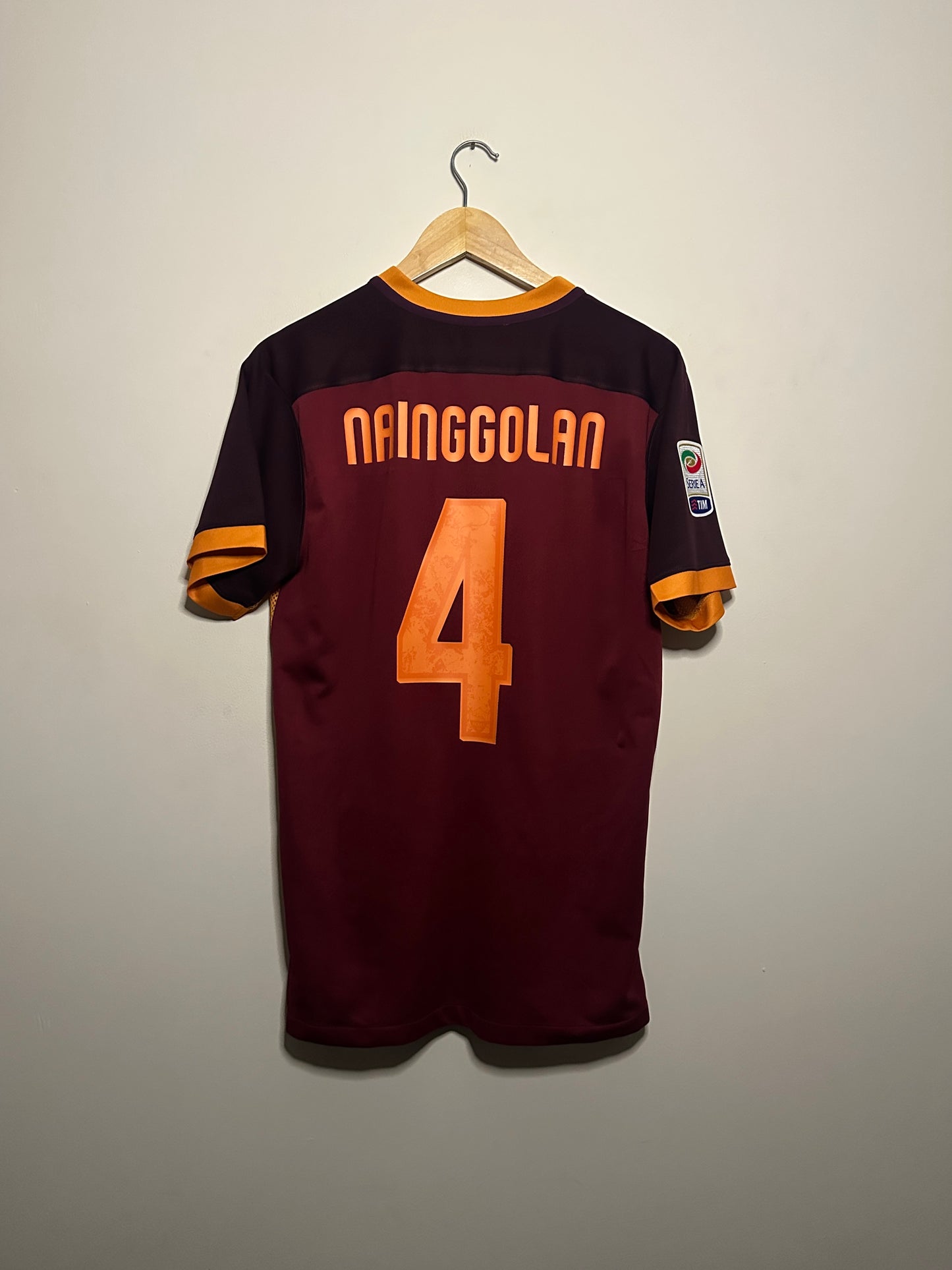 Radja Nainggolan AS Roma 2015-16 home football shirt (L)