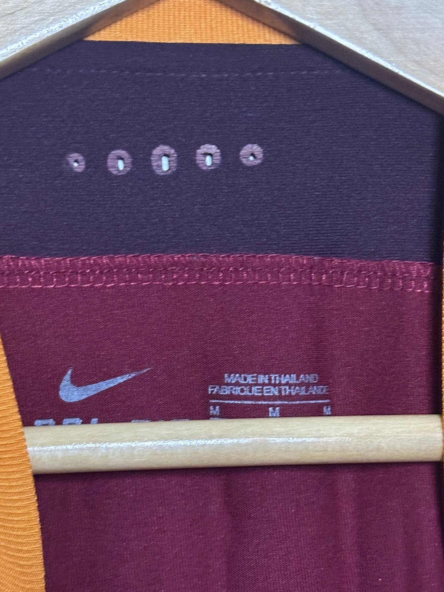 Radja Nainggolan AS Roma 2015-16 home football shirt (L)