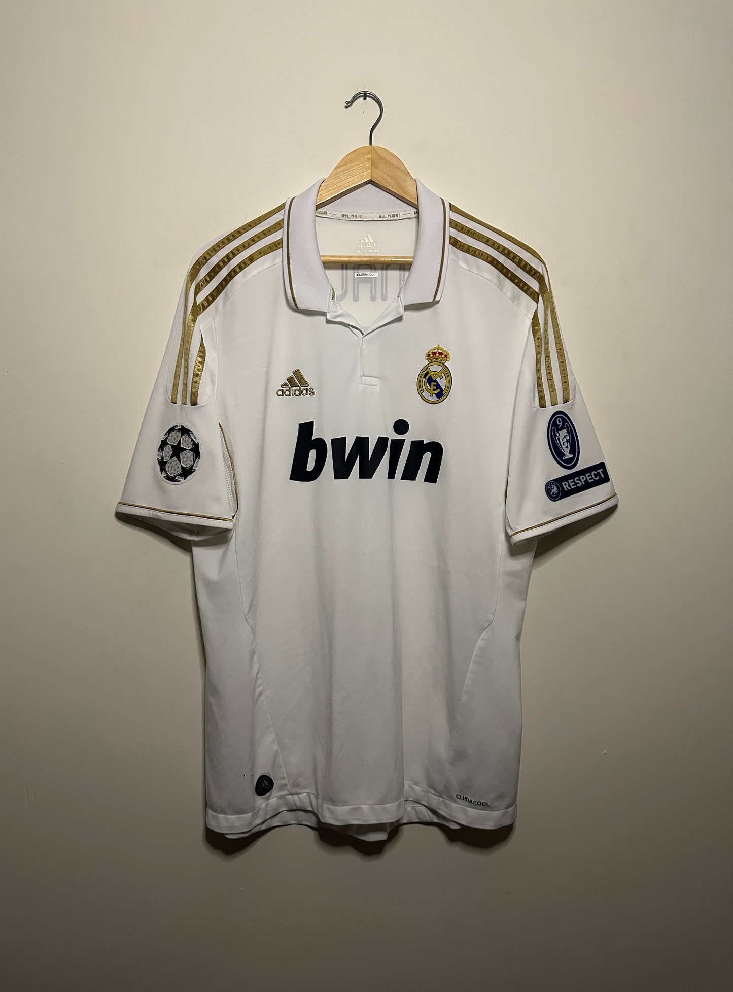 Cristiano Ronaldo Real Madrid CF 2011-12 home football shirt (XL)