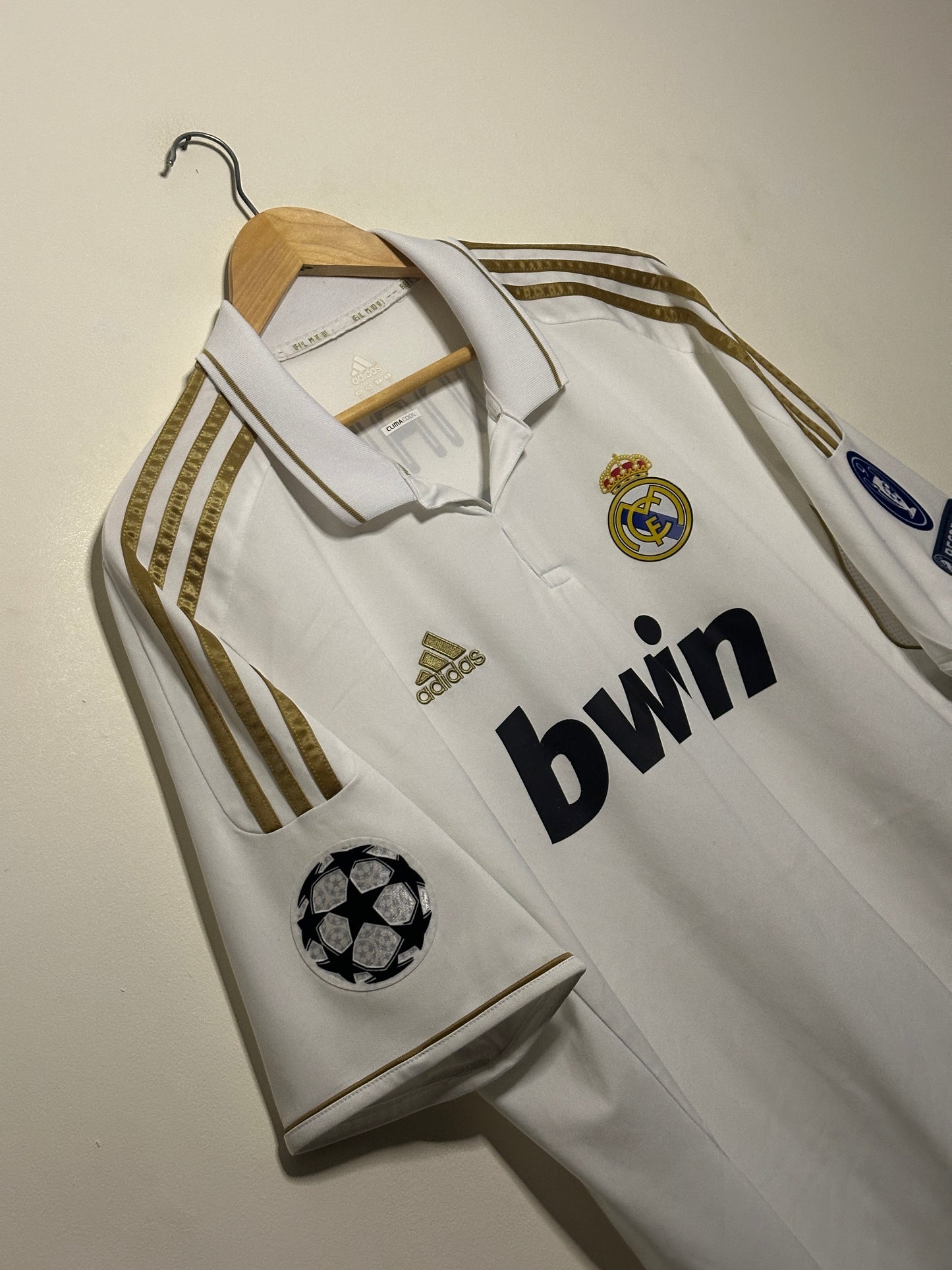 Cristiano Ronaldo Real Madrid CF 2011-12 home football shirt (XL)