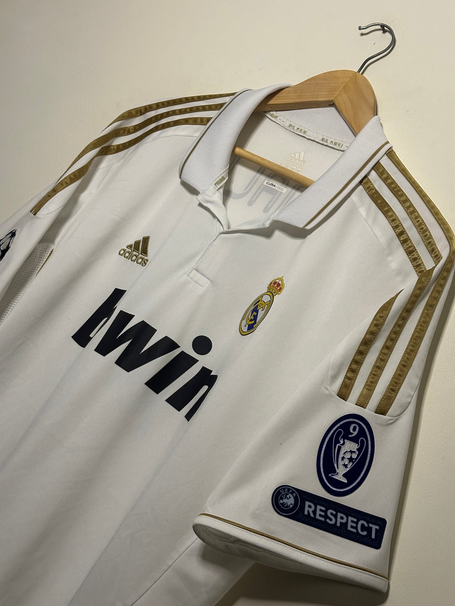 Cristiano Ronaldo Real Madrid CF 2011-12 home football shirt (XL)