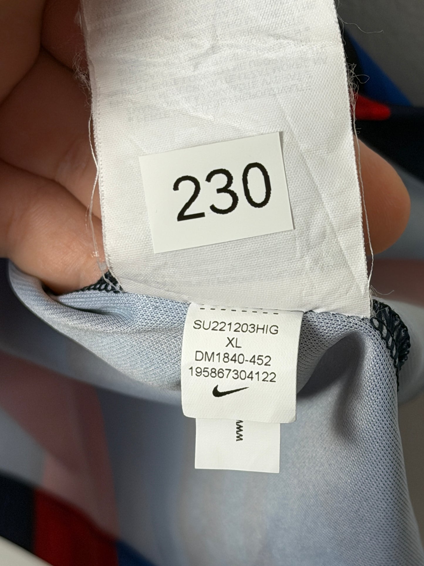 Robert Lewandowski FC Barcelona 2022-23 home football shirt (XL)