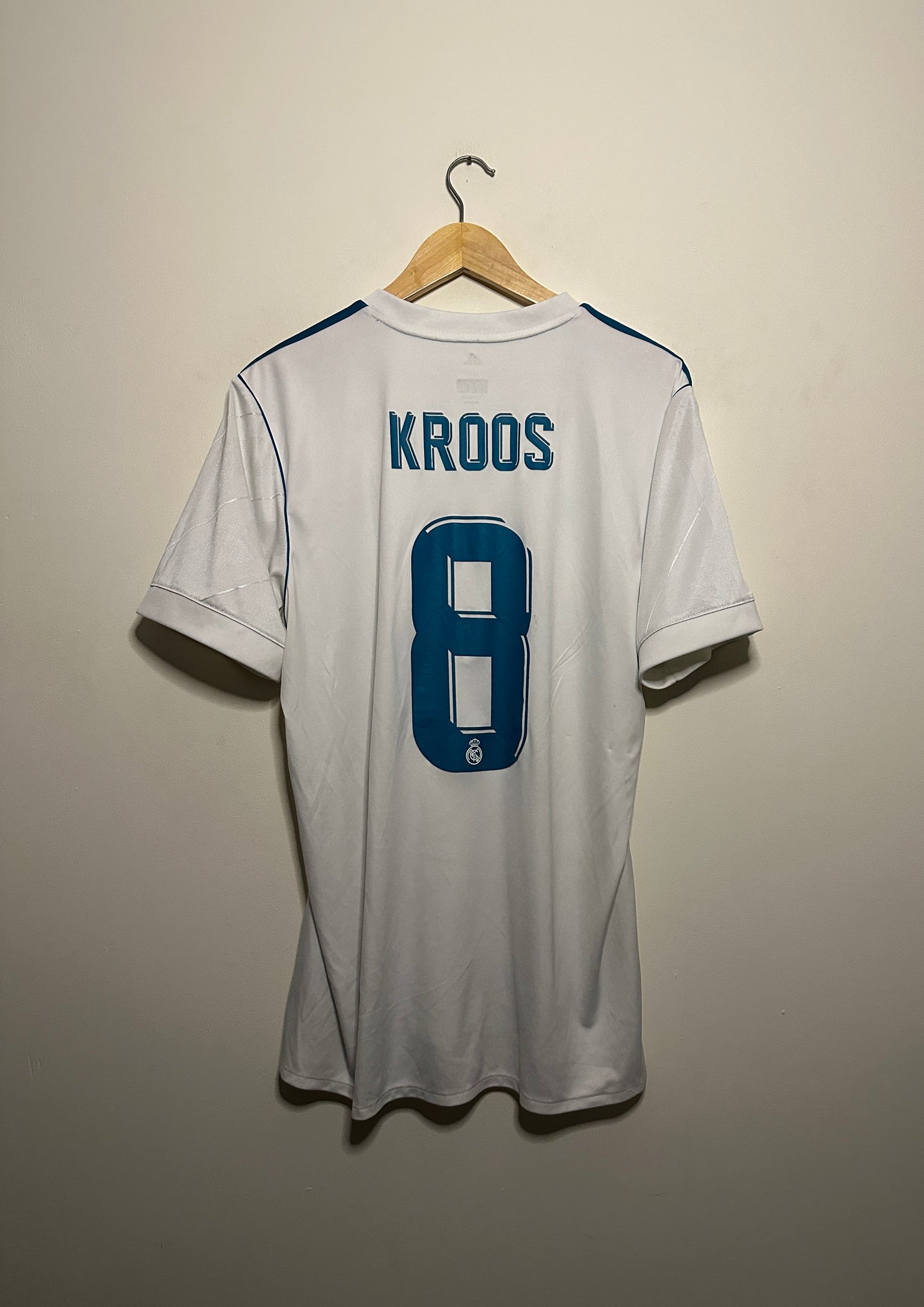 Toni Kroos Real Madrid CF 2017-18 home football shirt (L)