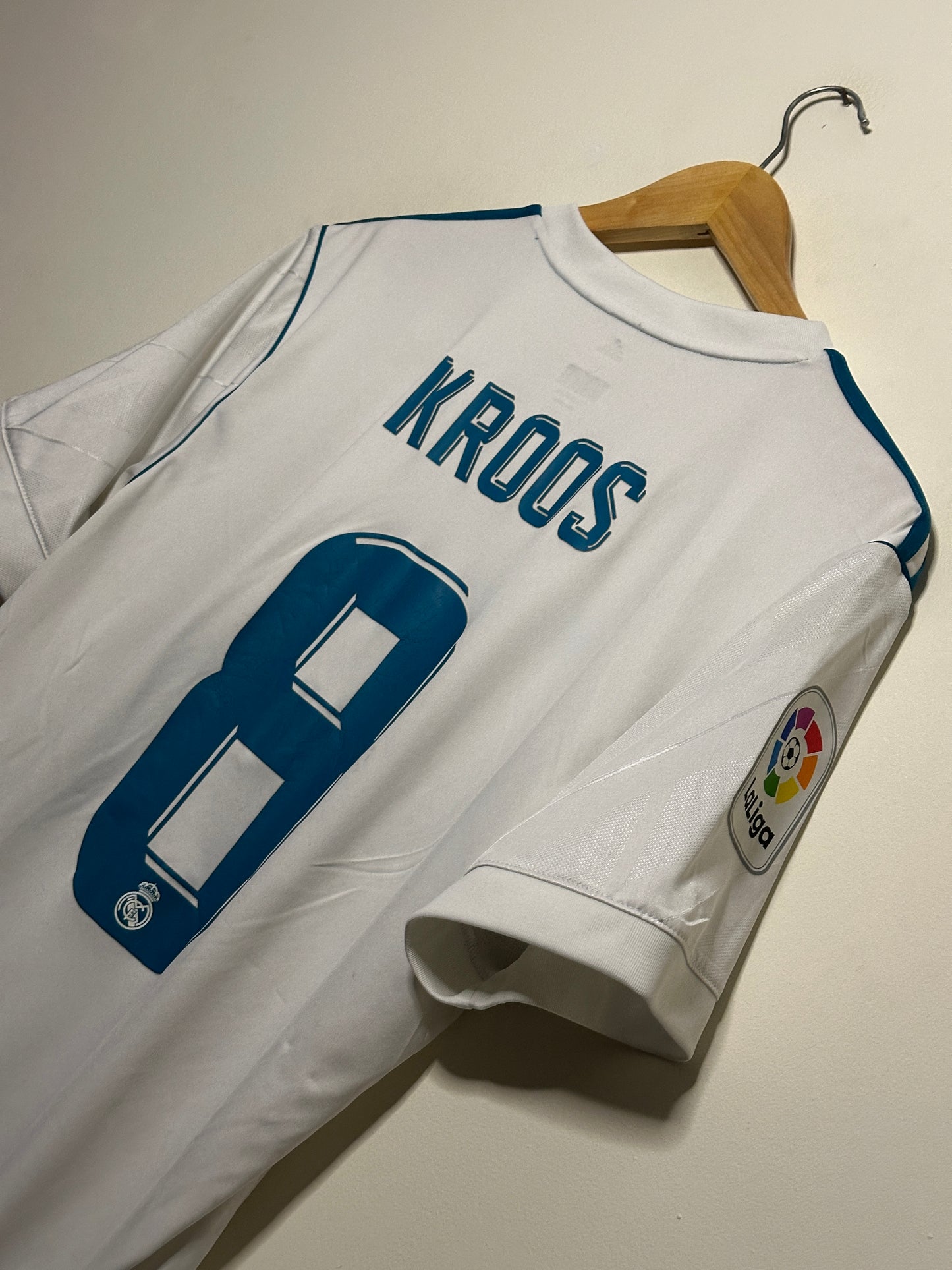Toni Kroos Real Madrid CF 2017-18 home football shirt (L)