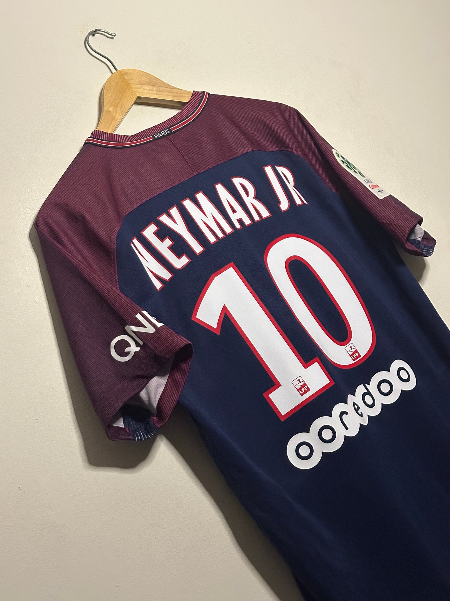 Neymar JR PSG 2017-18 home football shirt (M)