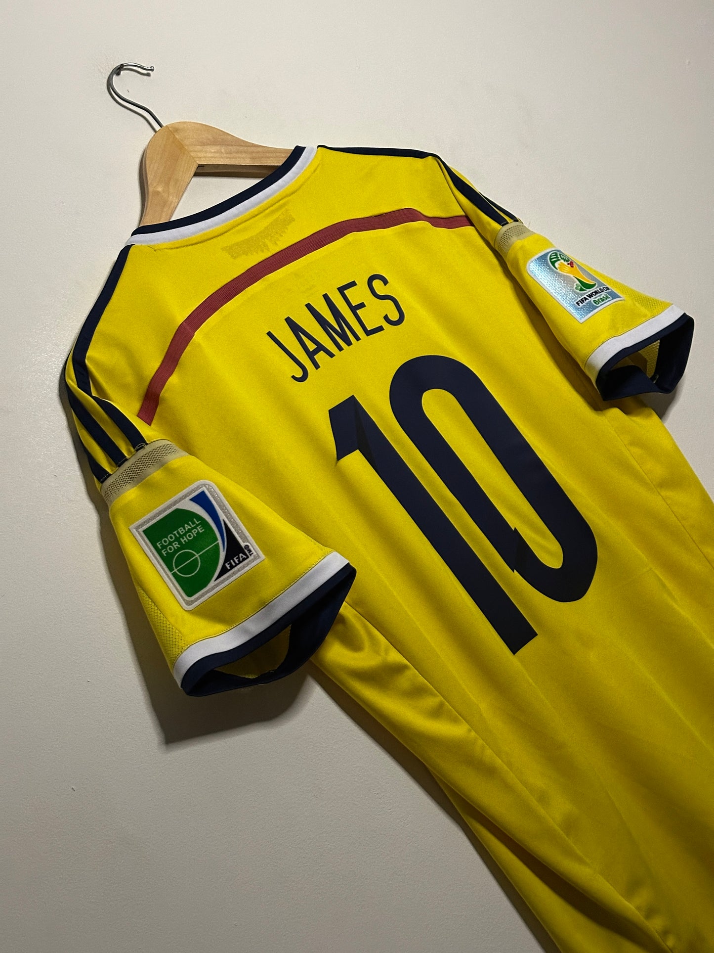 James Rodriguez Colombia 2014 World Cup home football shirt (M)