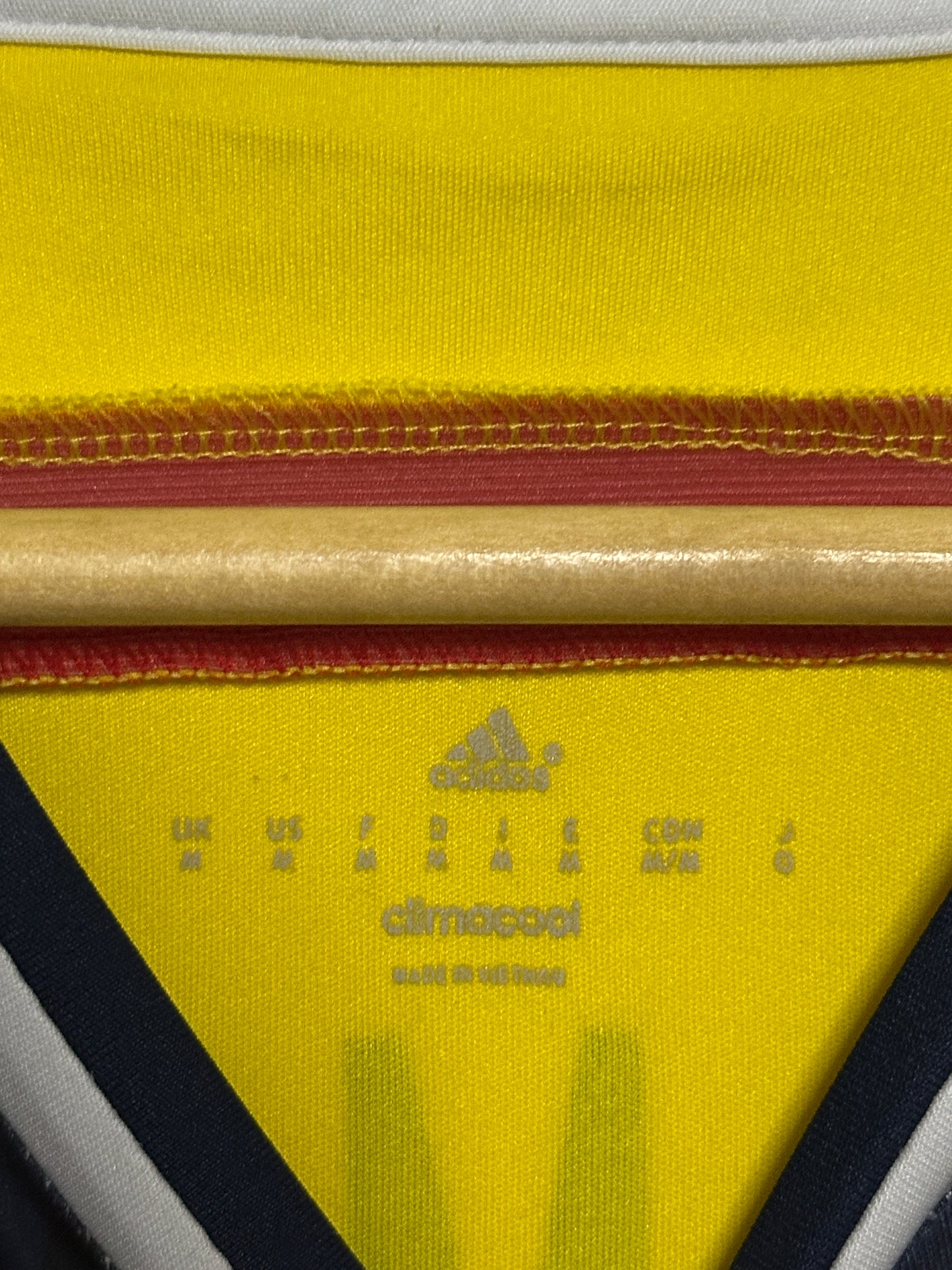 James Rodriguez Colombia 2014 World Cup home football shirt (M)