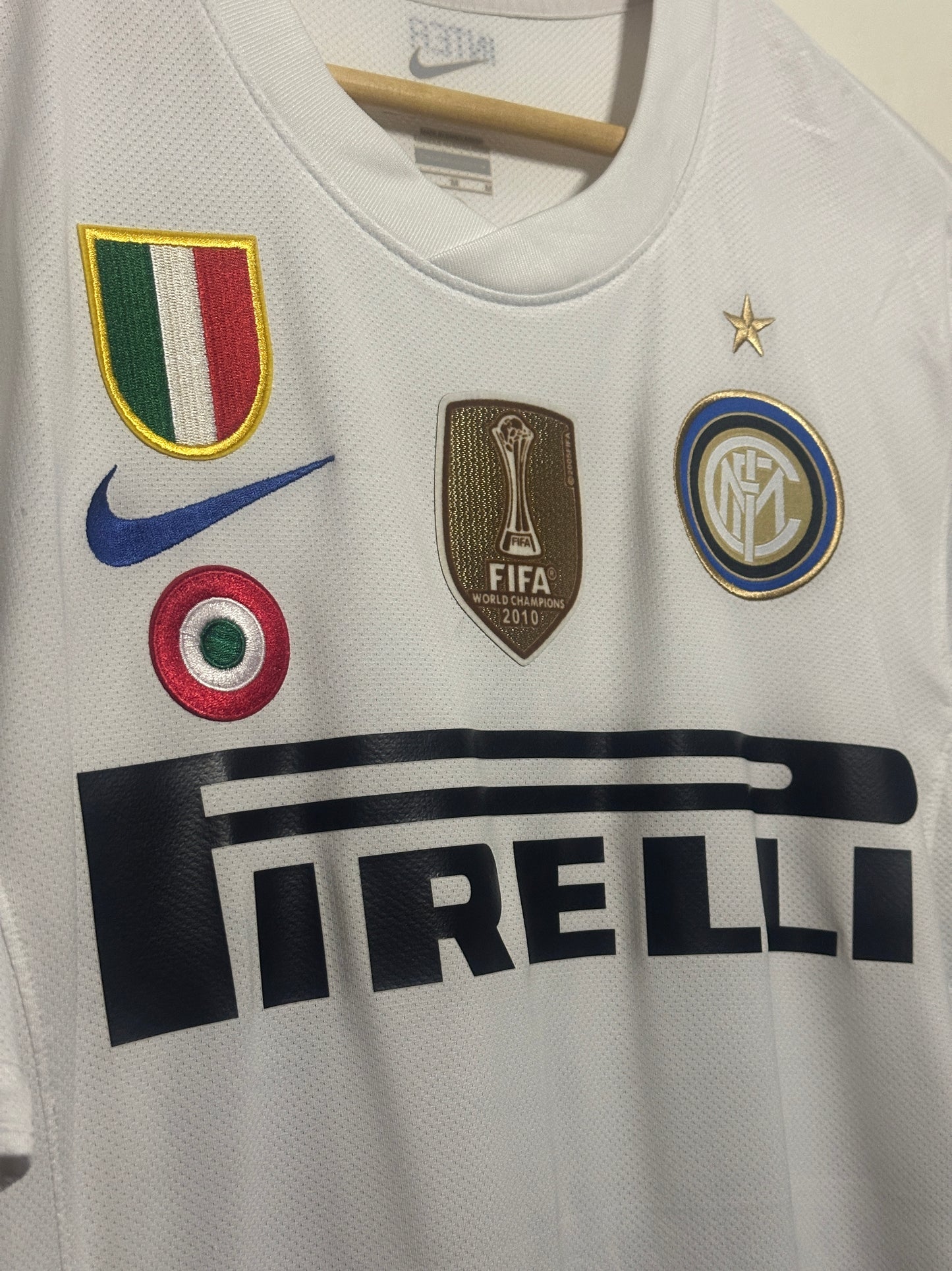 Wesley Sneijder Inter Milan 2010-11 away football shirt (M)