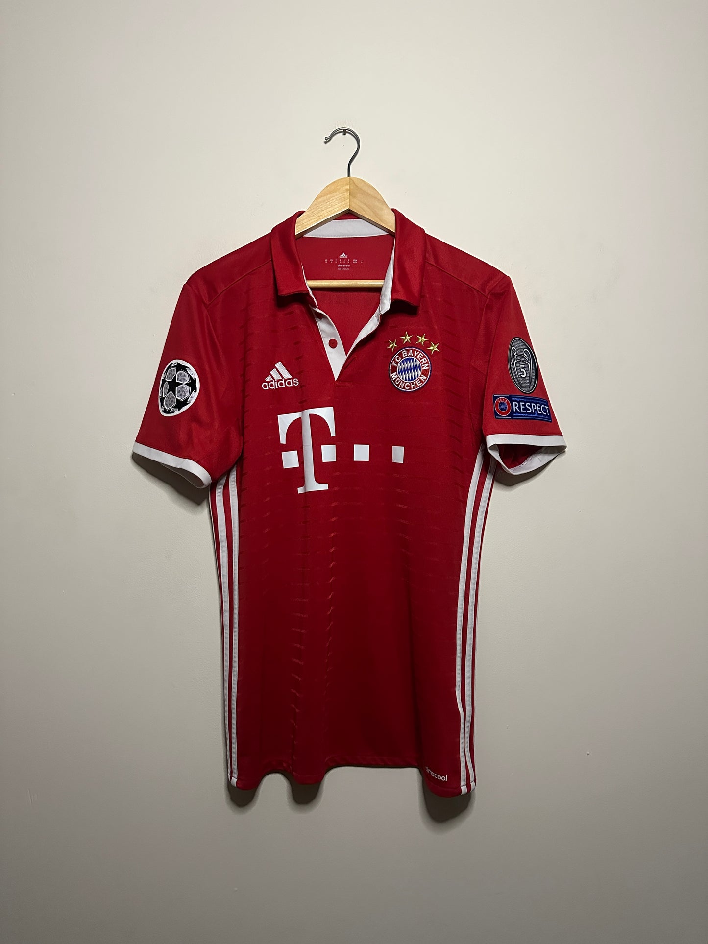 Douglas Costa FC Bayern Munich 2016-17 home football shirt (M)