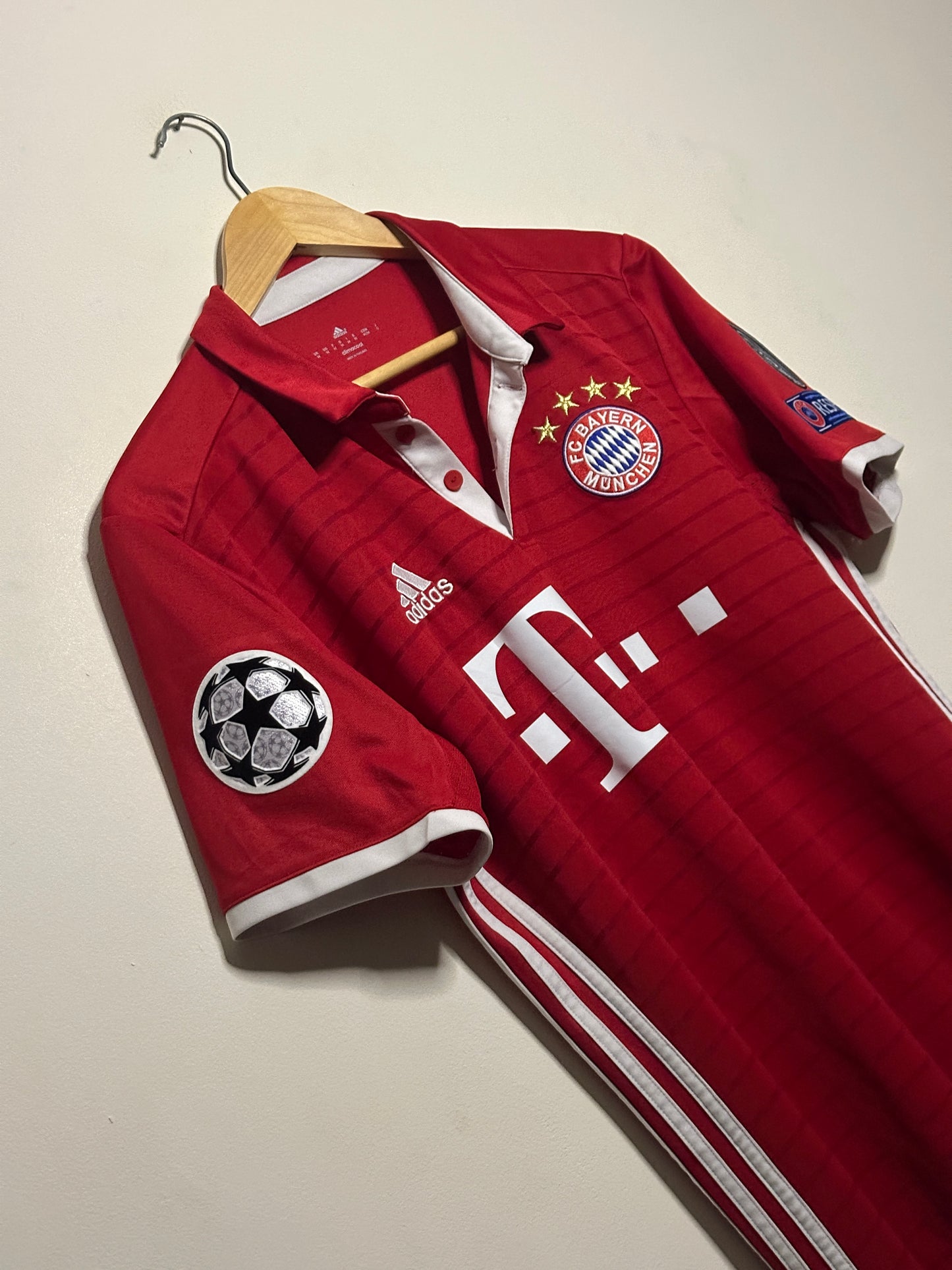 Douglas Costa FC Bayern Munich 2016-17 home football shirt (M)