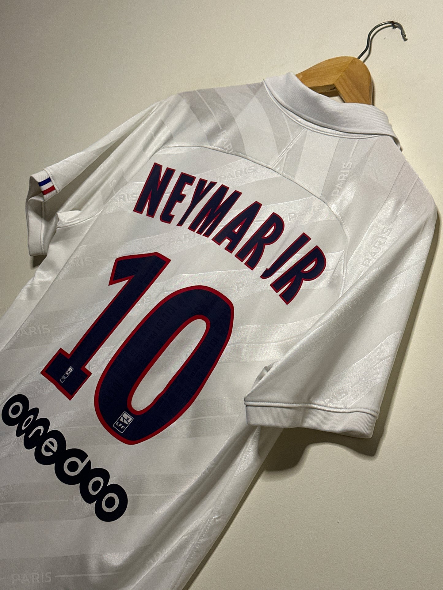 Neymar JR PSG 2019-20 third football shirt (M)