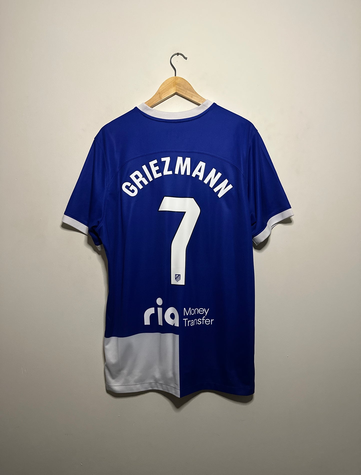 Antoine Griezmann Atletico Madrid 2023-24 away football shirt (XL)