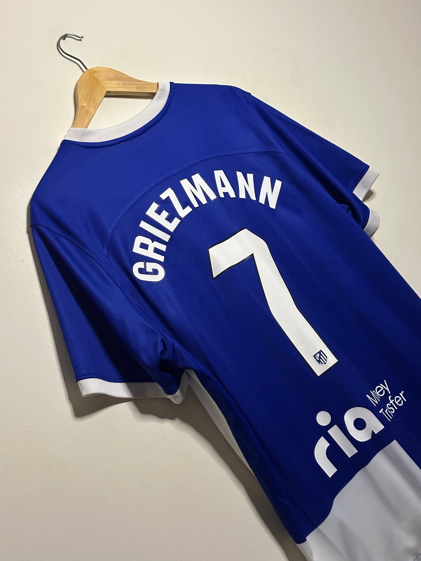 Antoine Griezmann Atletico Madrid 2023-24 away football shirt (XL)