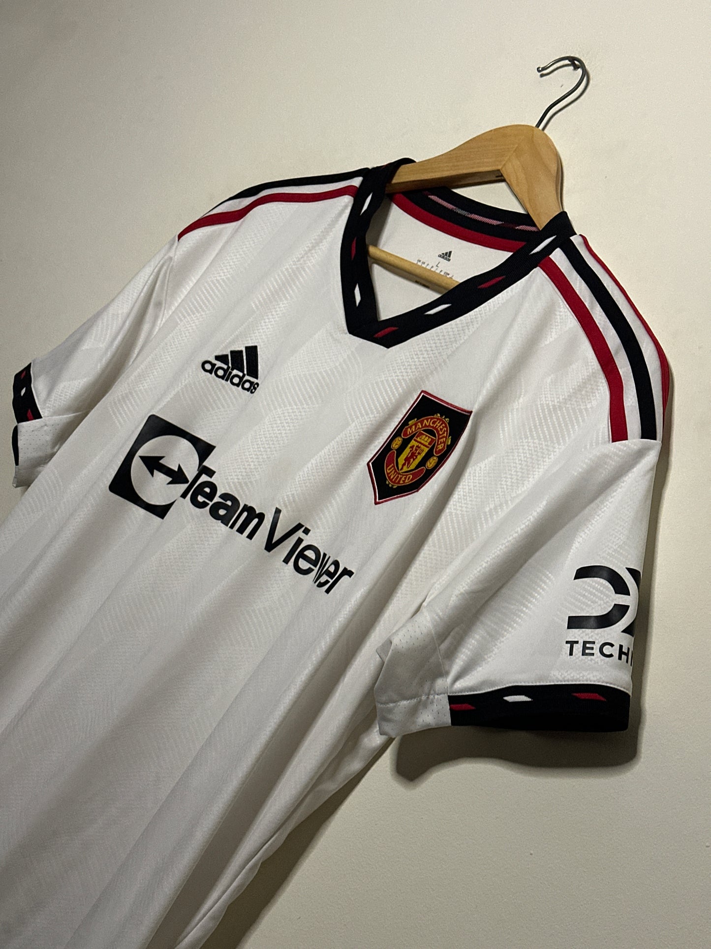 Manchester United 2022-23 away football shirt (L)