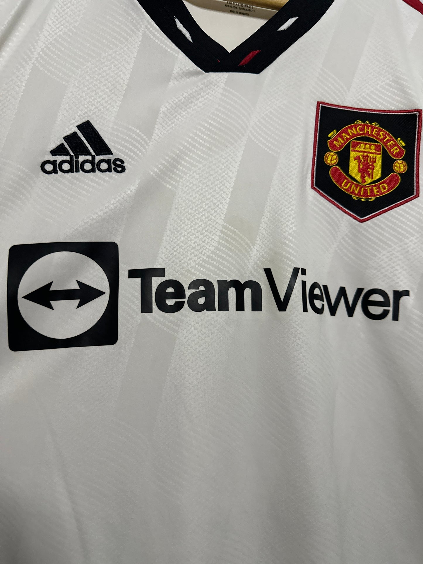 Manchester United 2022-23 away football shirt (L)