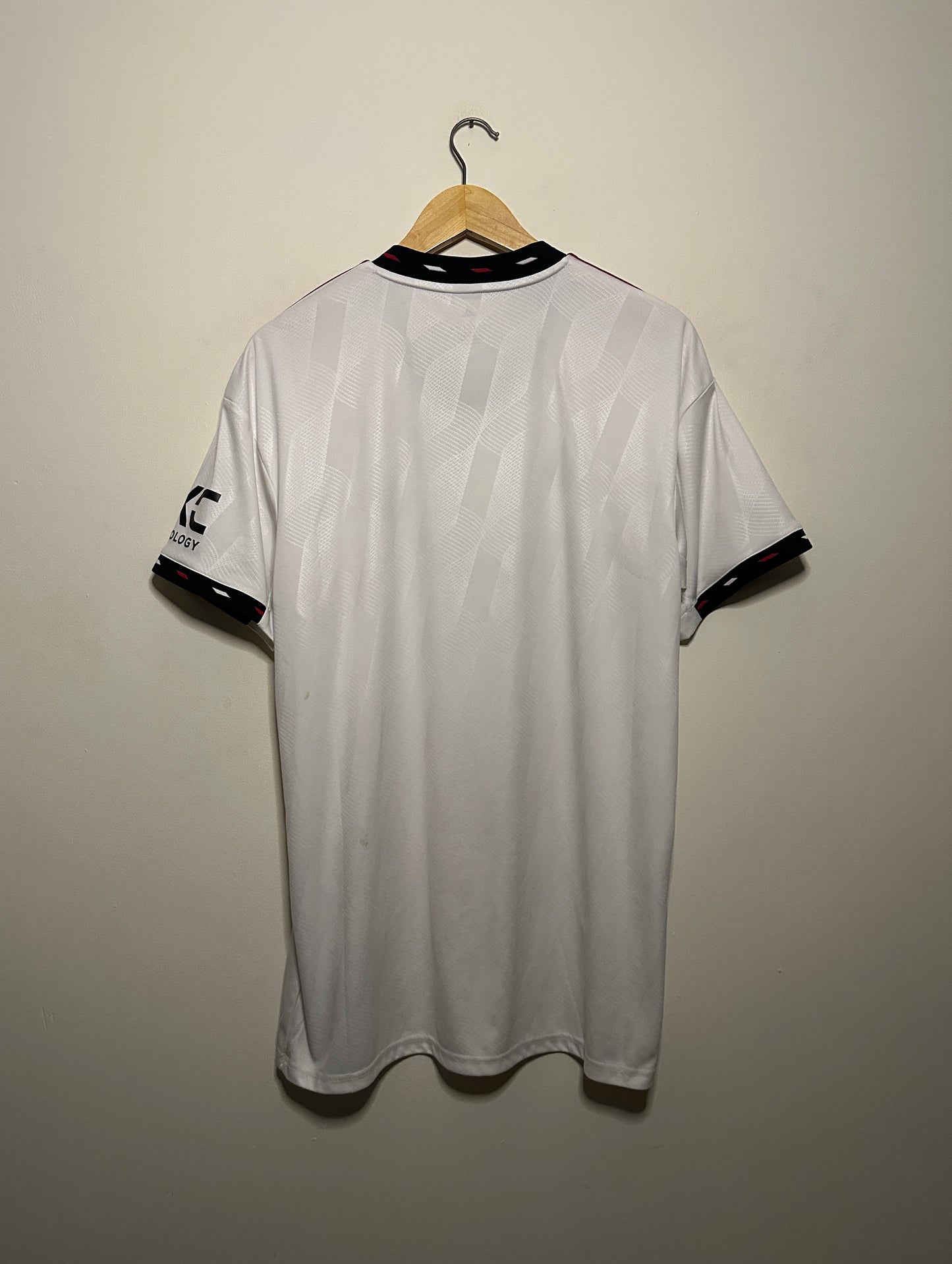 Manchester United 2022-23 away football shirt (L)