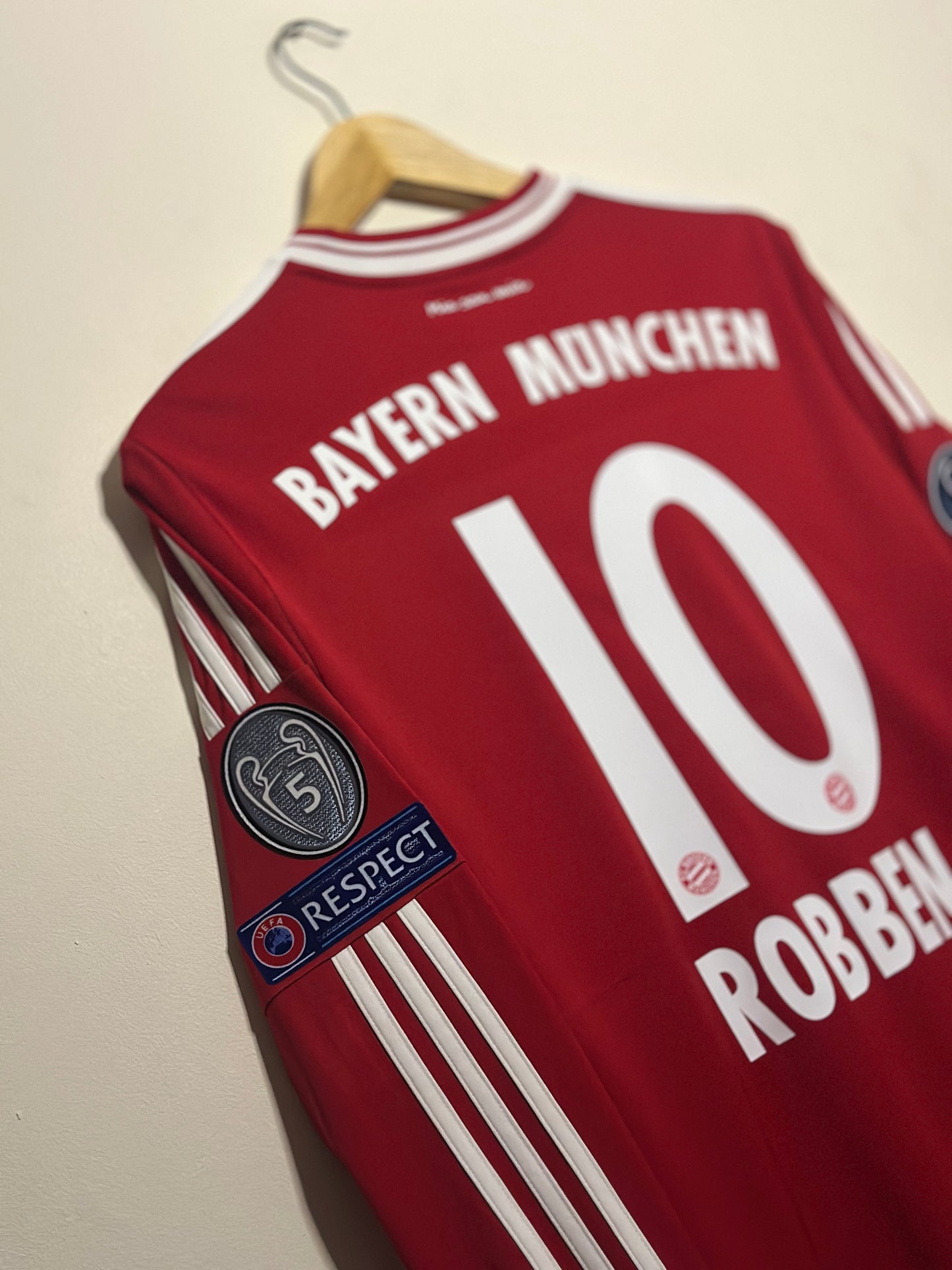 Arjen Robben FC Bayern Munich 2013-14 long sleeve home football shirt (M)
