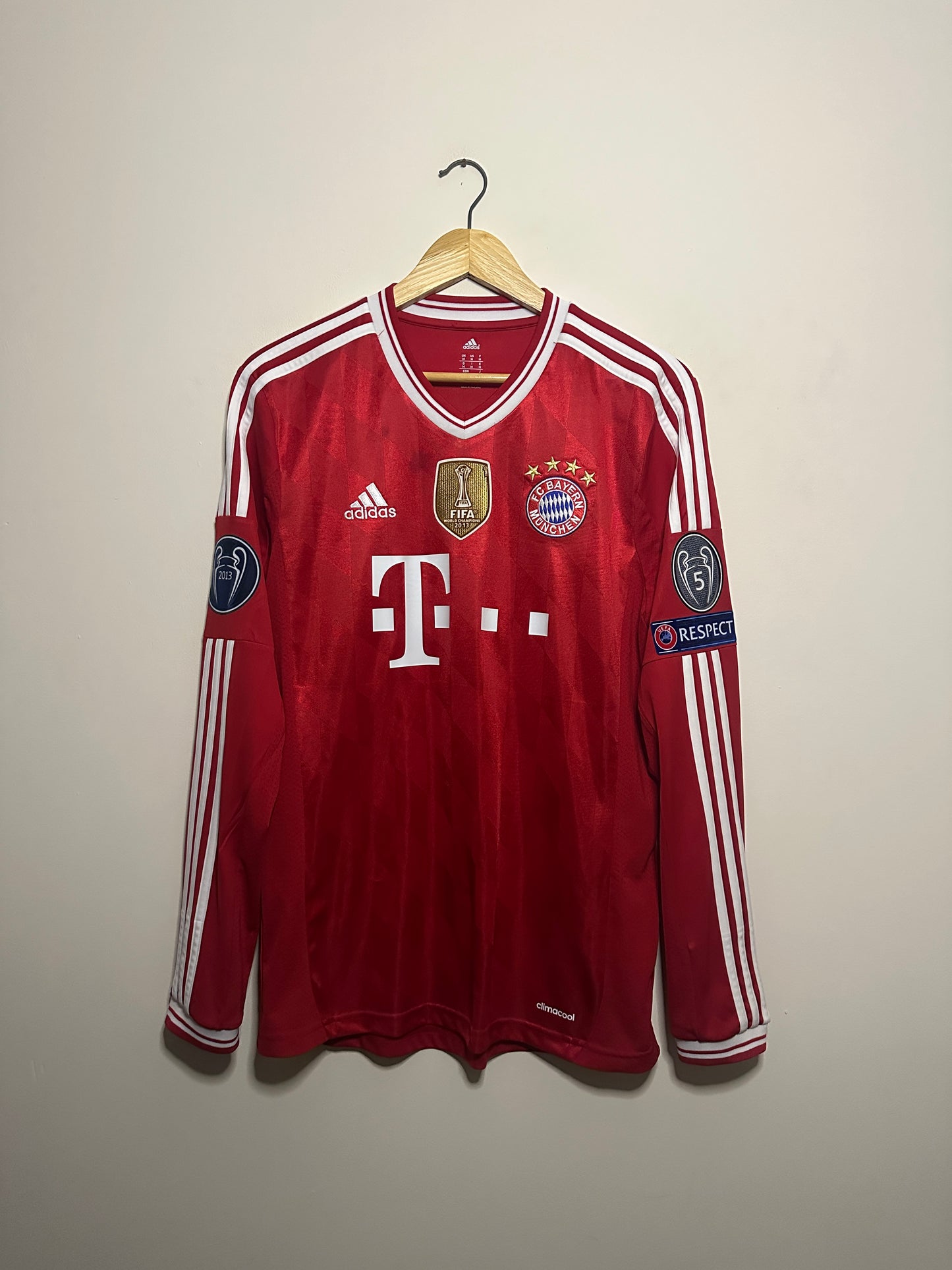 Arjen Robben FC Bayern Munich 2013-14 long sleeve home football shirt (M)
