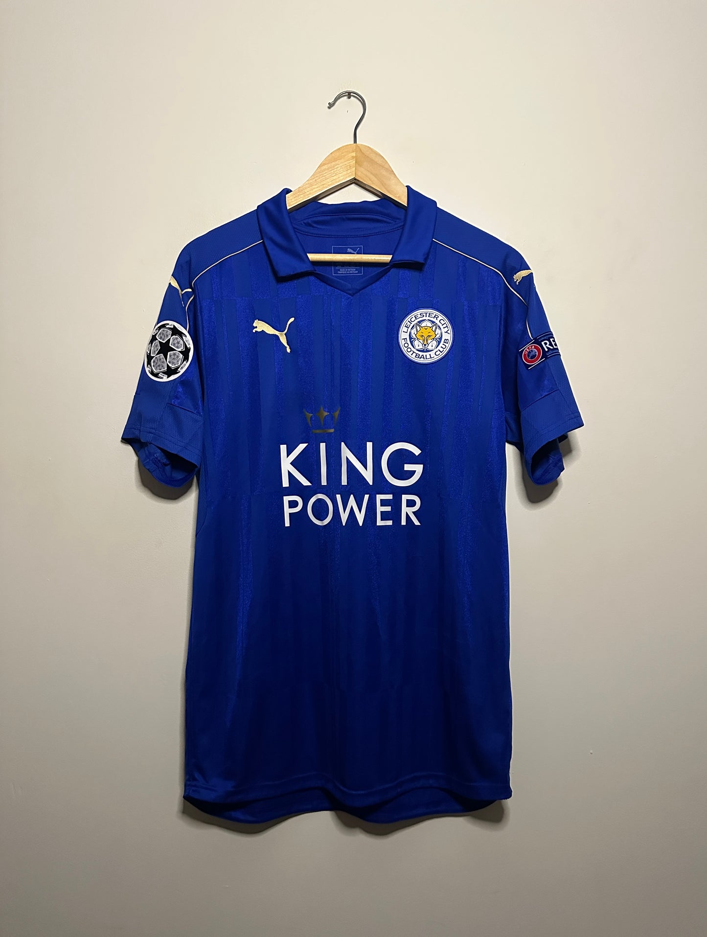 Riyadh Mahrez Leicester City FC 2016-17 home football shirt (M)