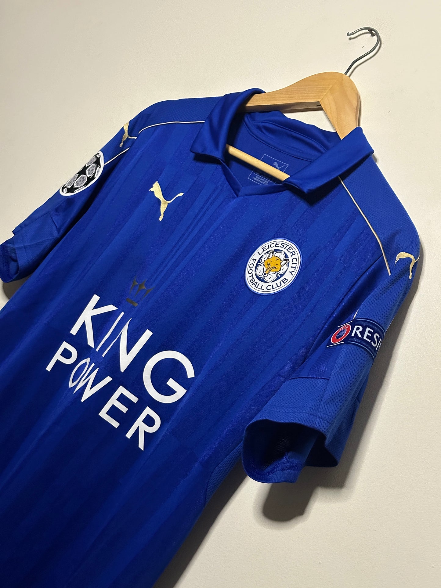 Riyadh Mahrez Leicester City FC 2016-17 home football shirt (M)