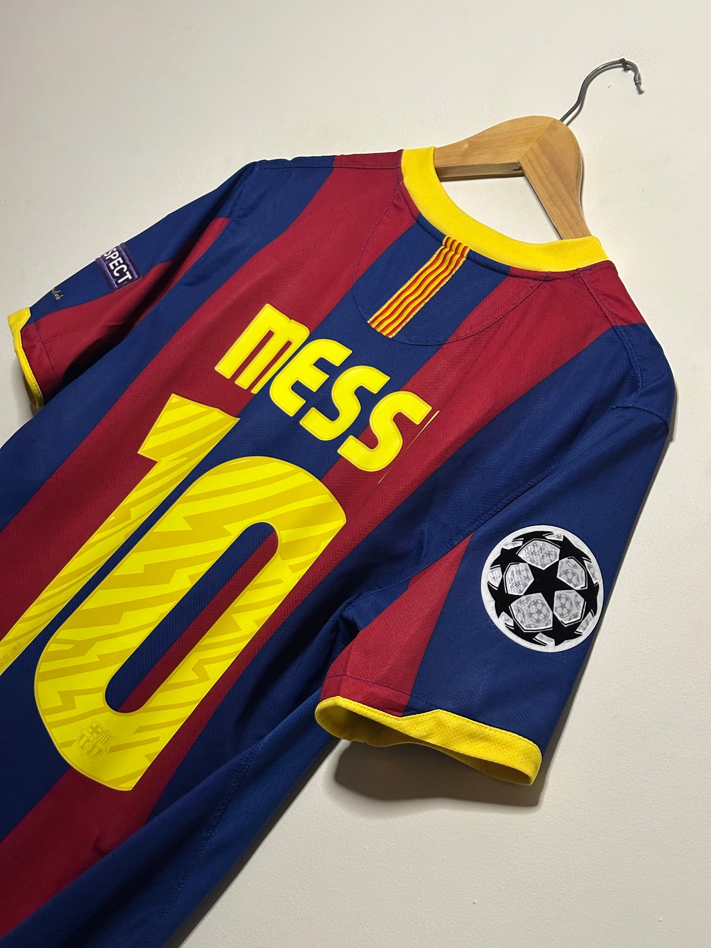 Lionel Messi FC Barcelona 2010-11 champions league final edition home football shirt (M)