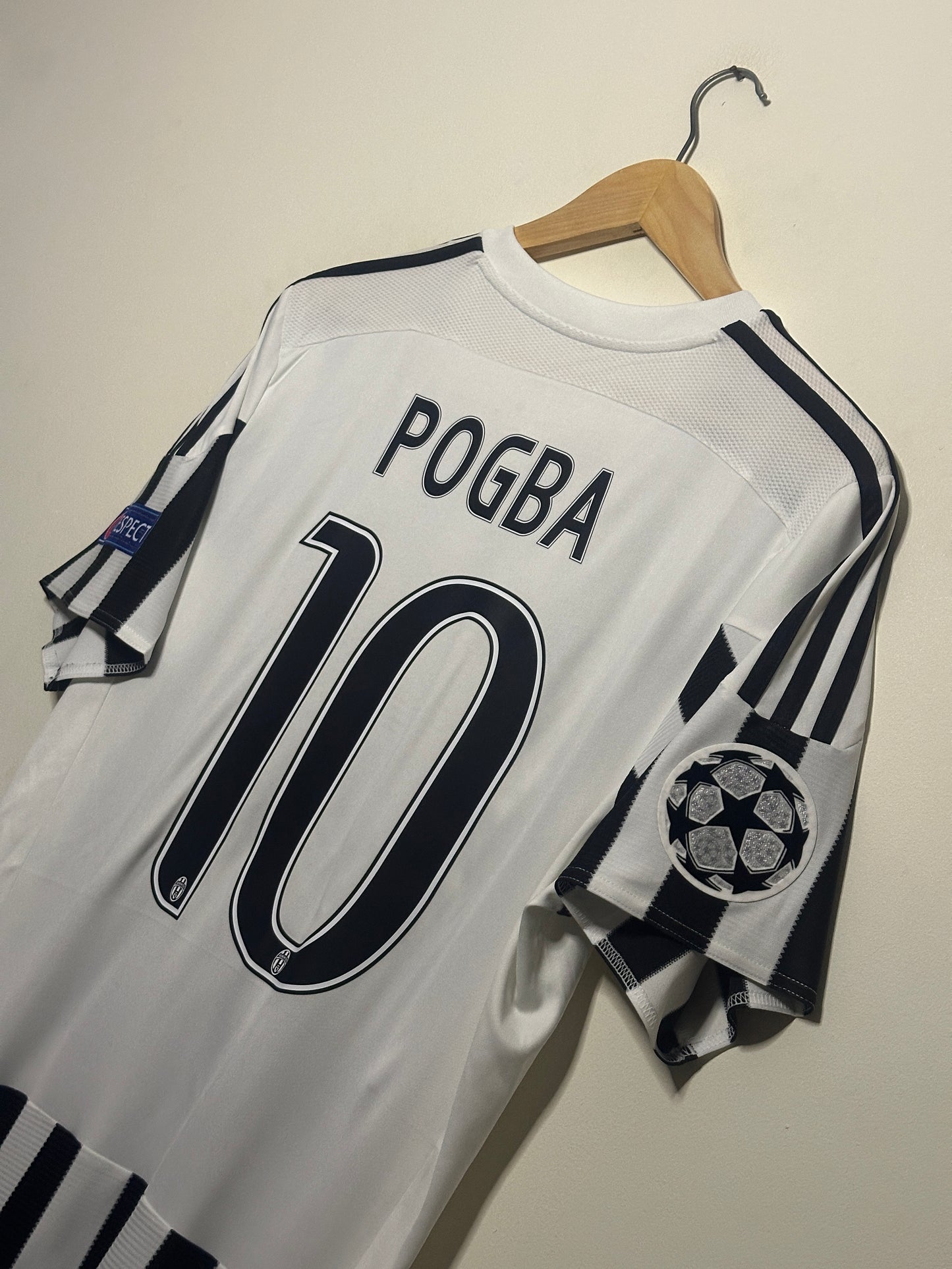 Paul Pogba Juventus FC 2015-16 home football shirt (L)