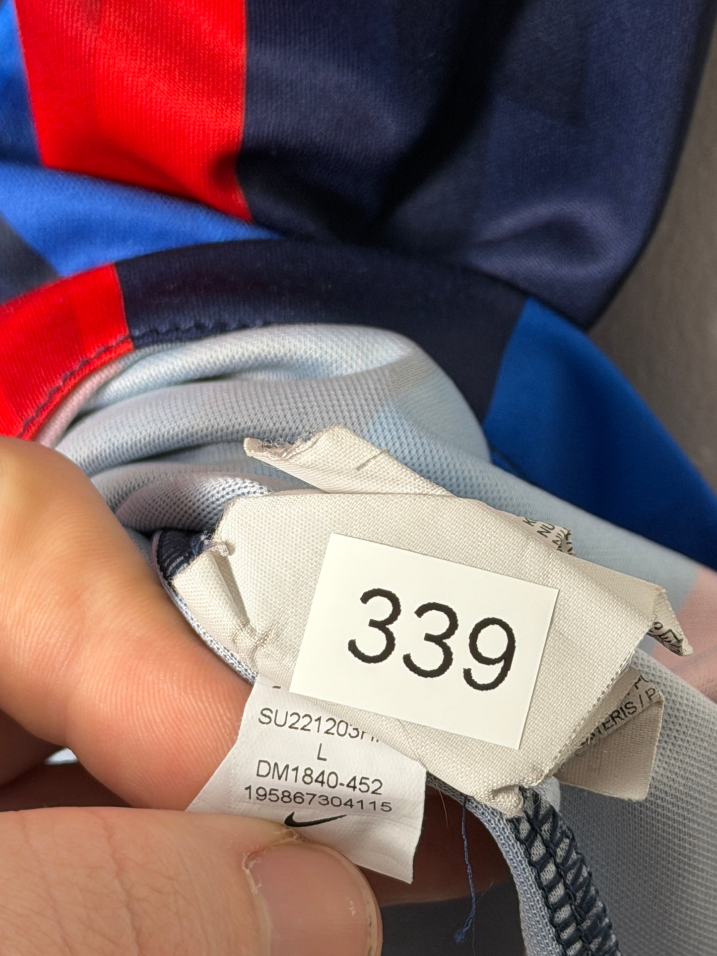 Robert Lewandowski FC Barcelona 2022-23 home football shirt (L)