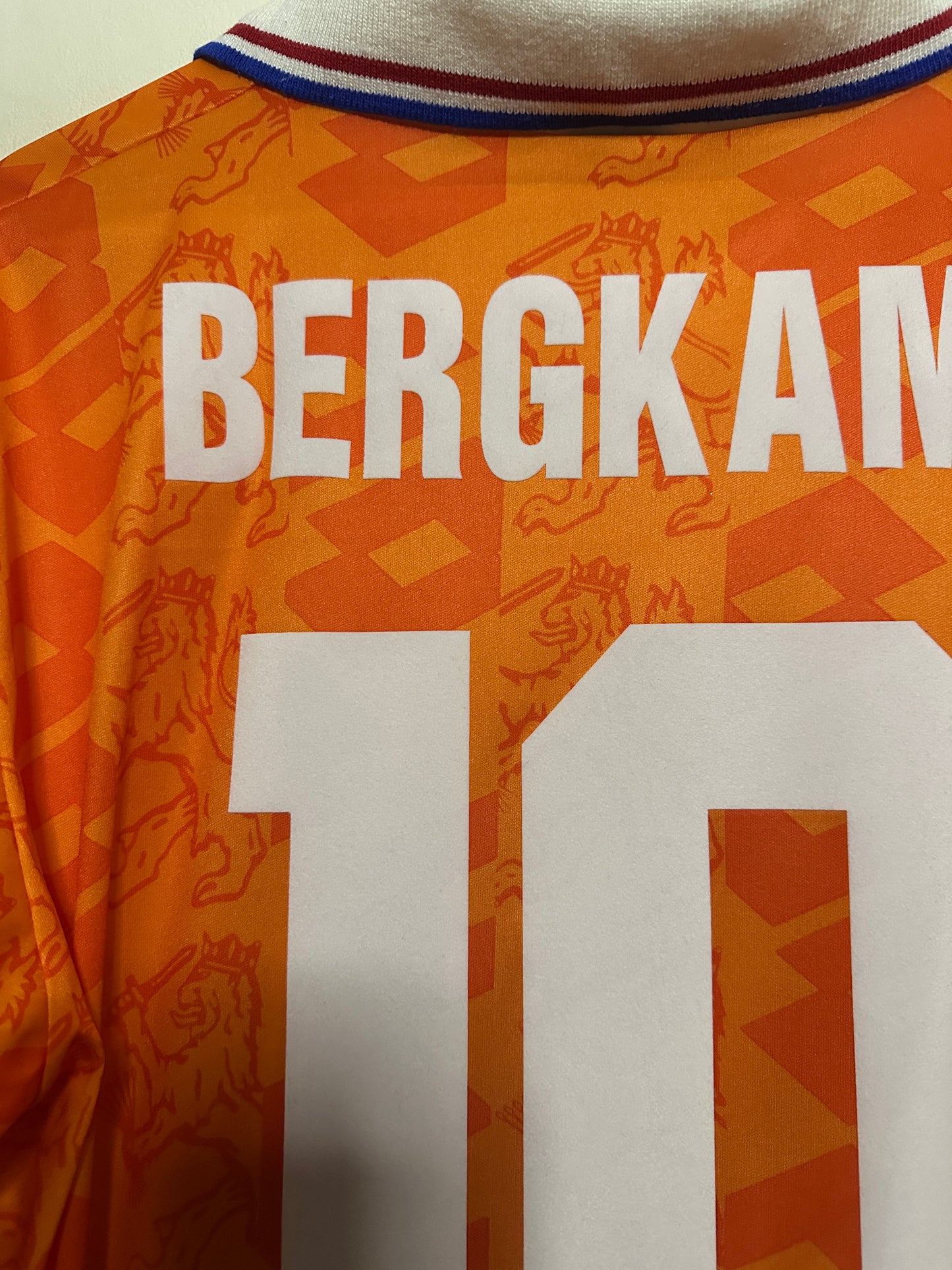Dennis Bergkamp Netherlands 1993-95 home football shirt (M)