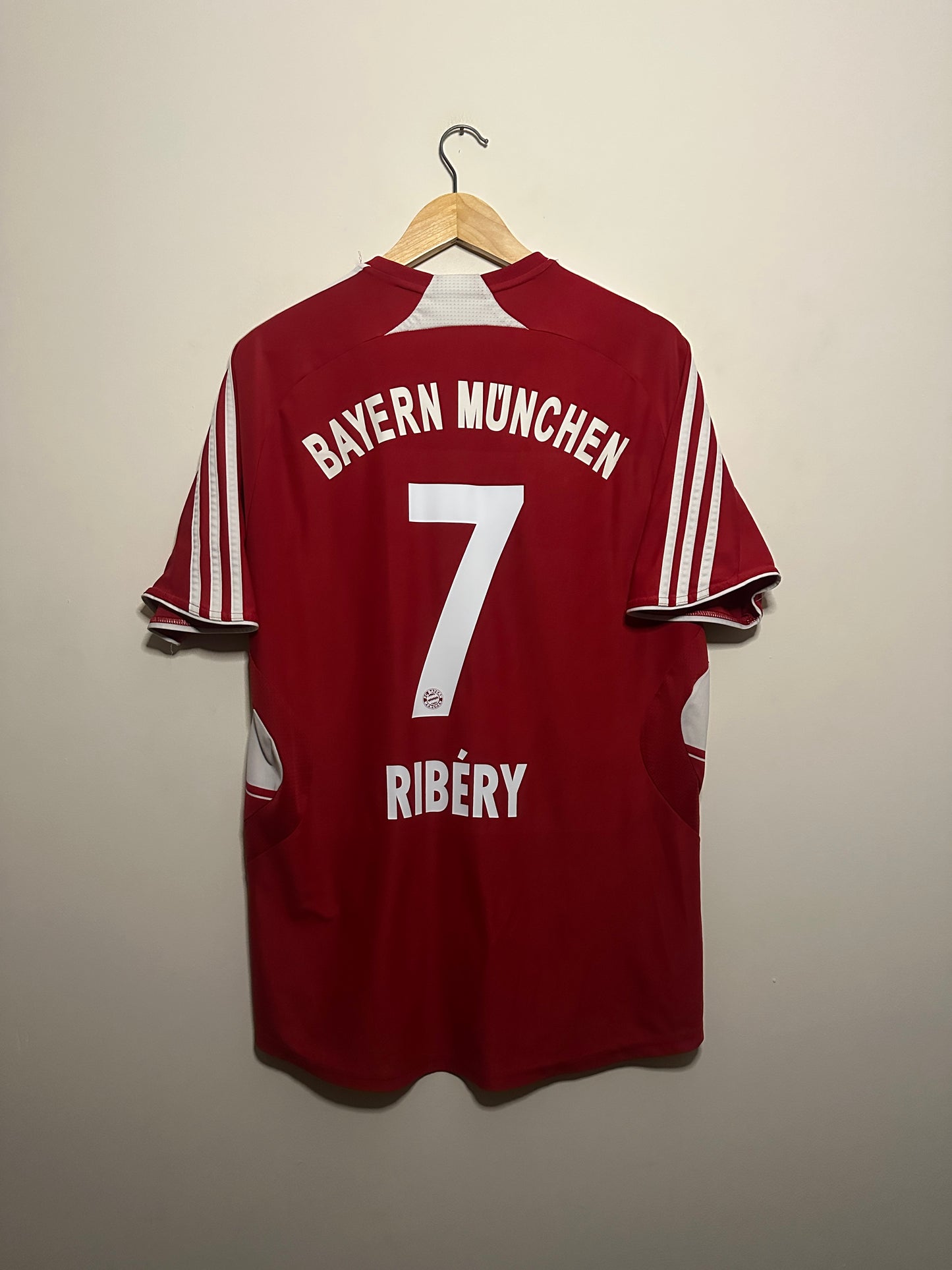 Franck Ribery FC Bayern Munich 2008-09 home football shirt (M)
