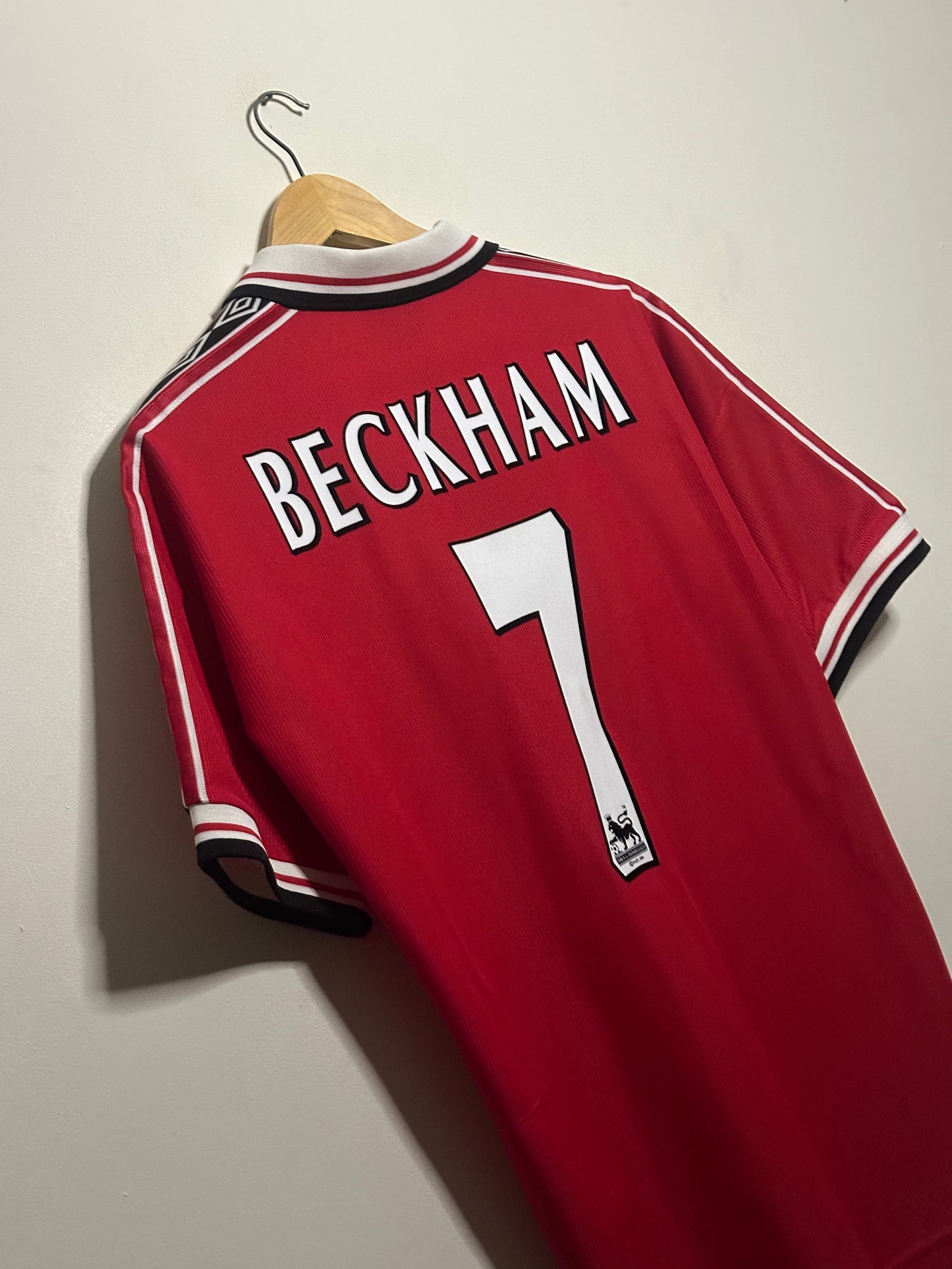 David Beckham Manchester United 1998-99 home football shirt (L)