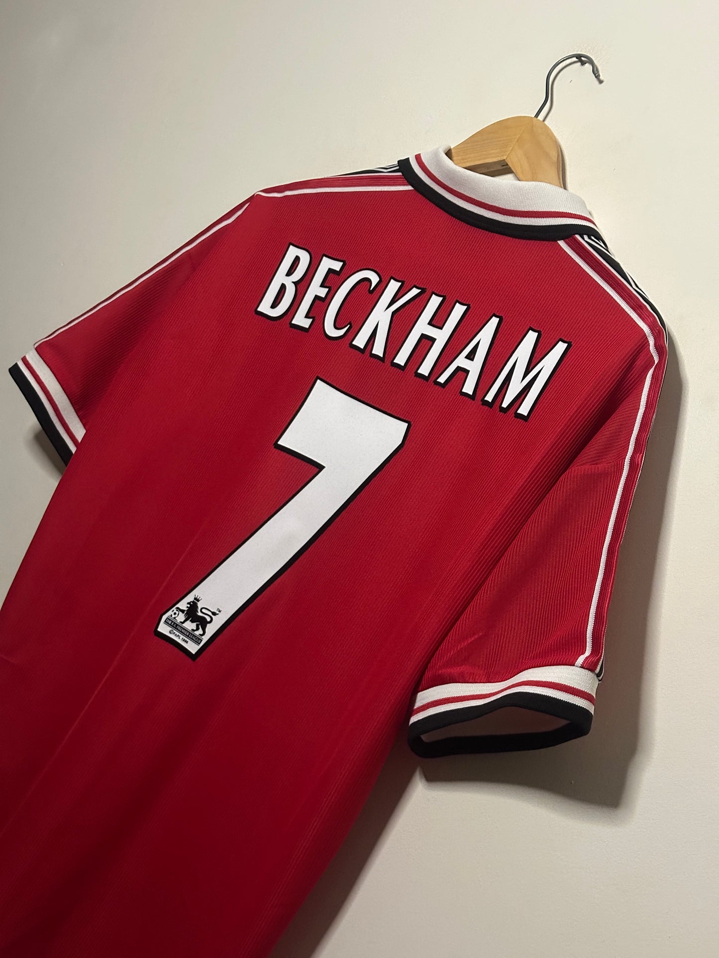 David Beckham Manchester United 1998-99 home football shirt (L)