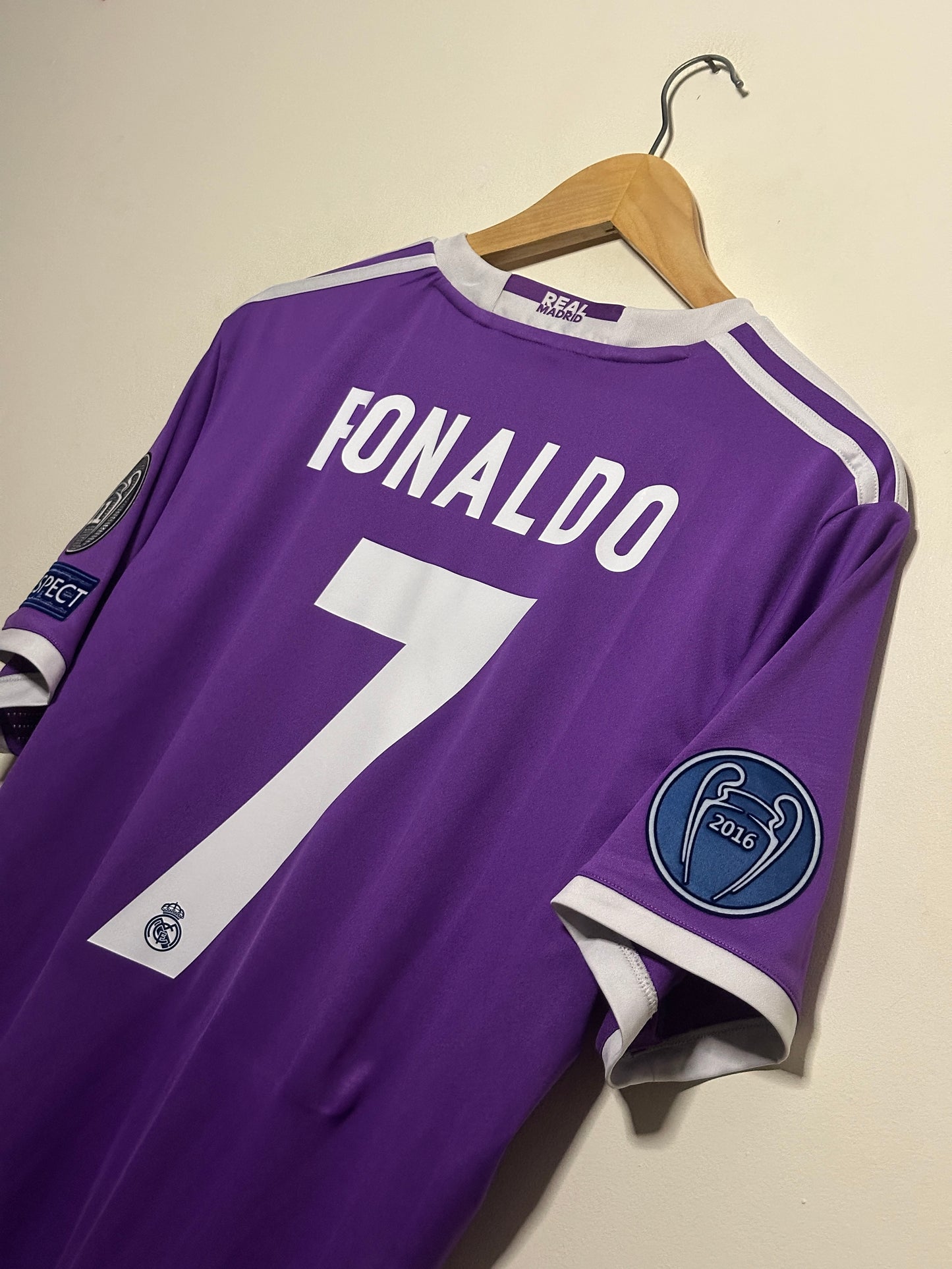 Cristiano Ronaldo Real Madrid CF 2016-17 away football shirt (L)