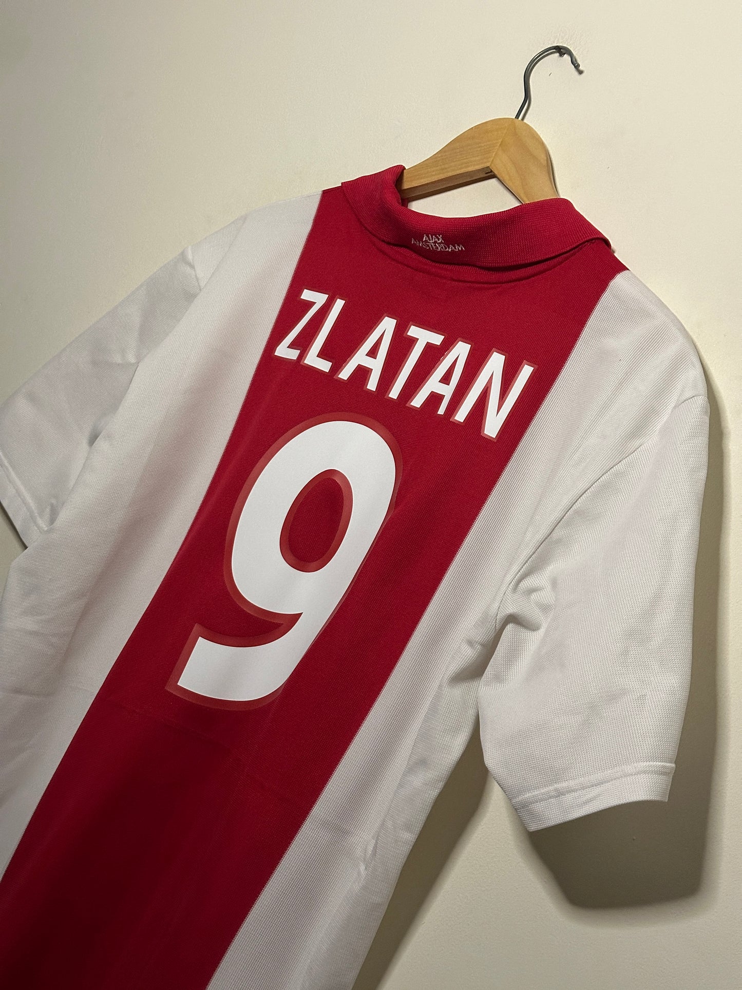 Zlatan Ibrahimovic AFC Ajax 2001-02 home football shirt (L)