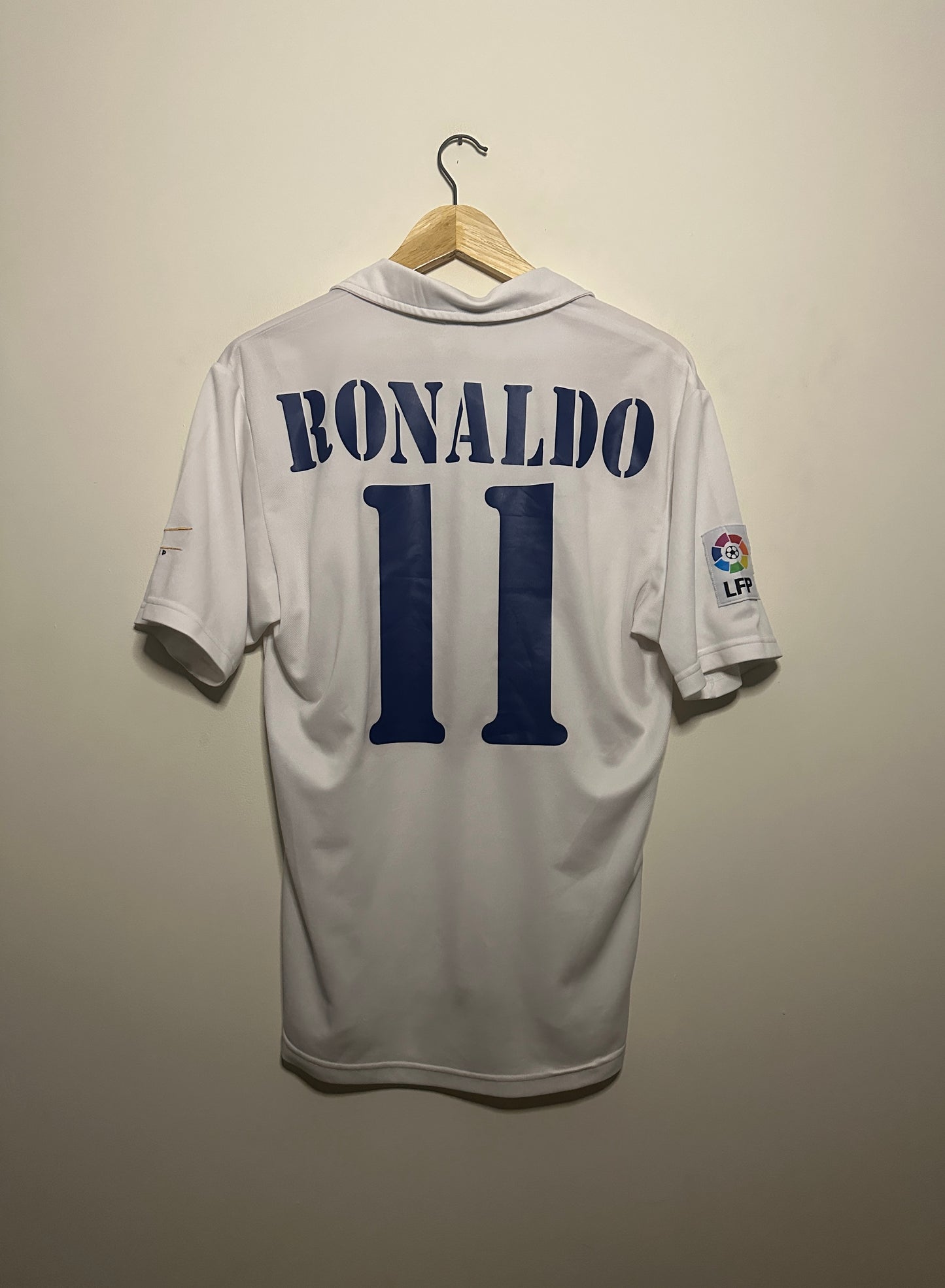 Ronaldo Real Madrid 2002-03 home football shirt (S)
