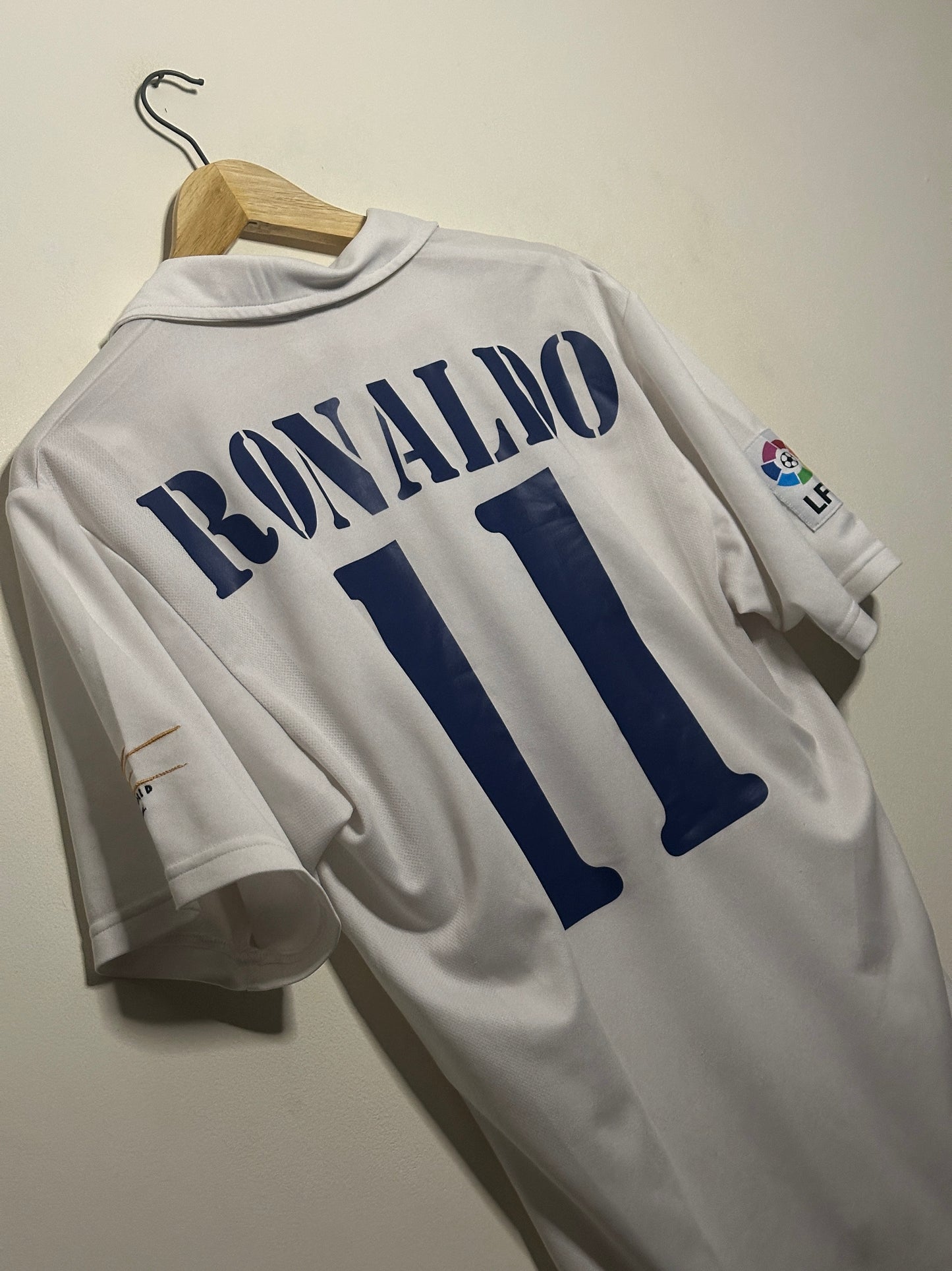 Ronaldo Real Madrid 2002-03 home football shirt (S)