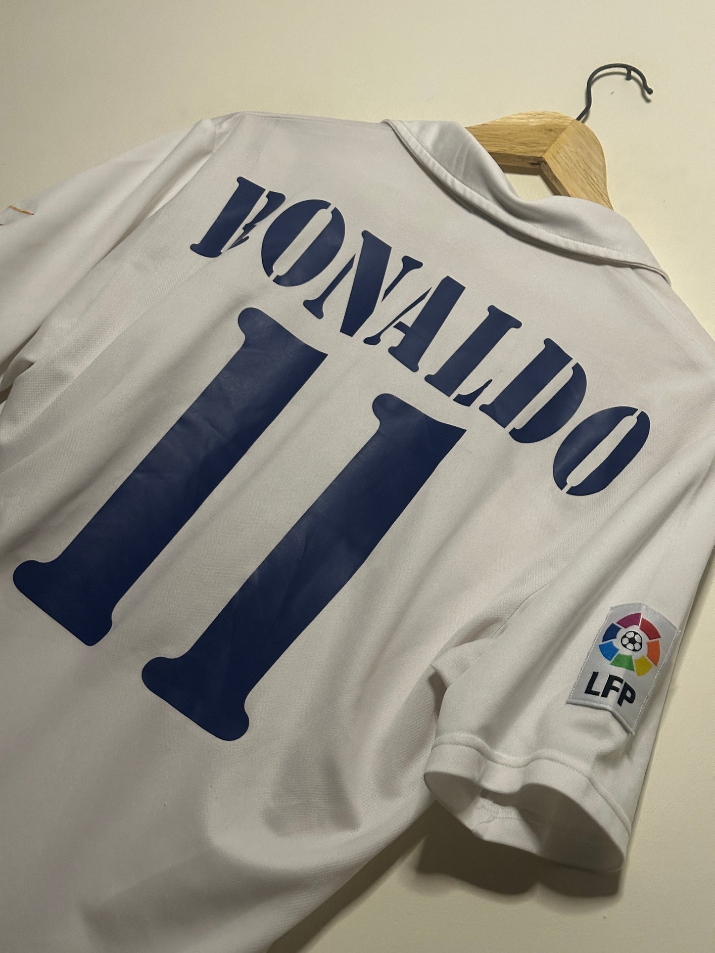 Ronaldo Real Madrid 2002-03 home football shirt (S)